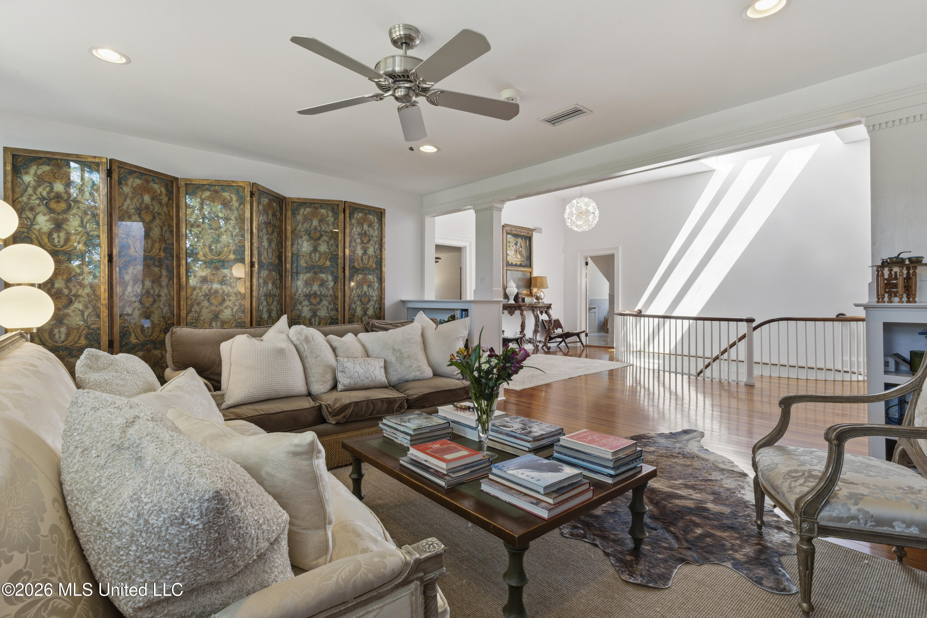 625 E Scenic Drive