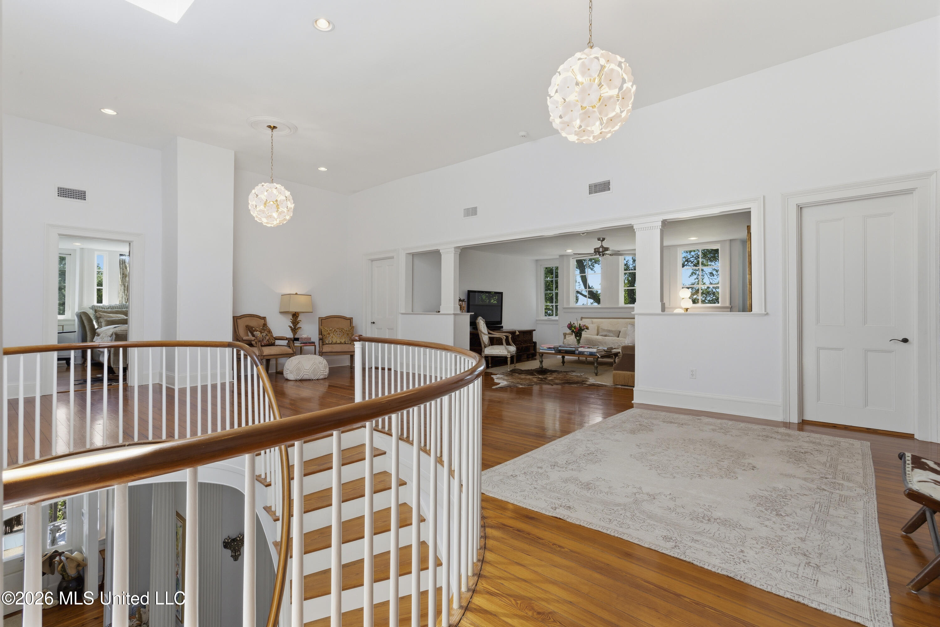 625 E Scenic Drive