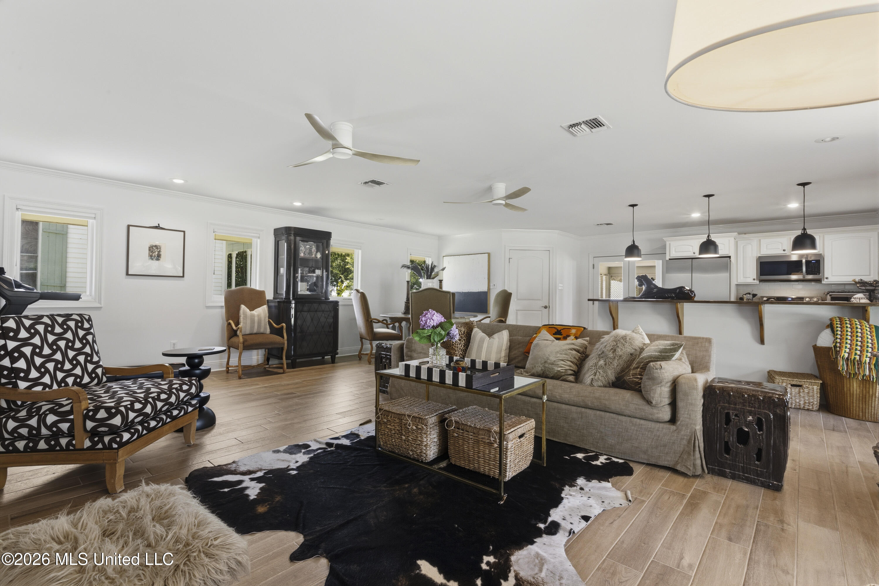 625 E Scenic Drive
