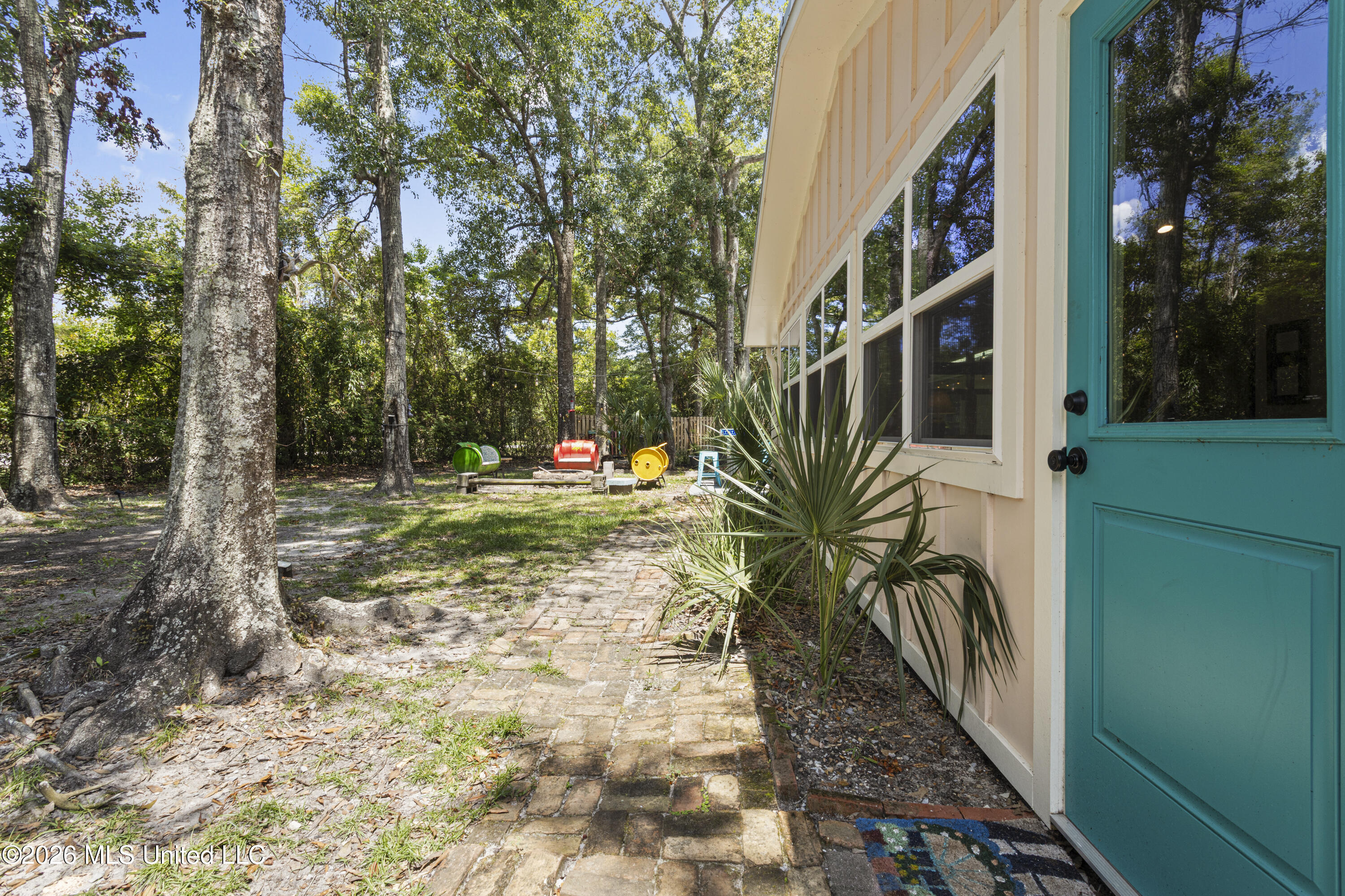 1407 Nicholson