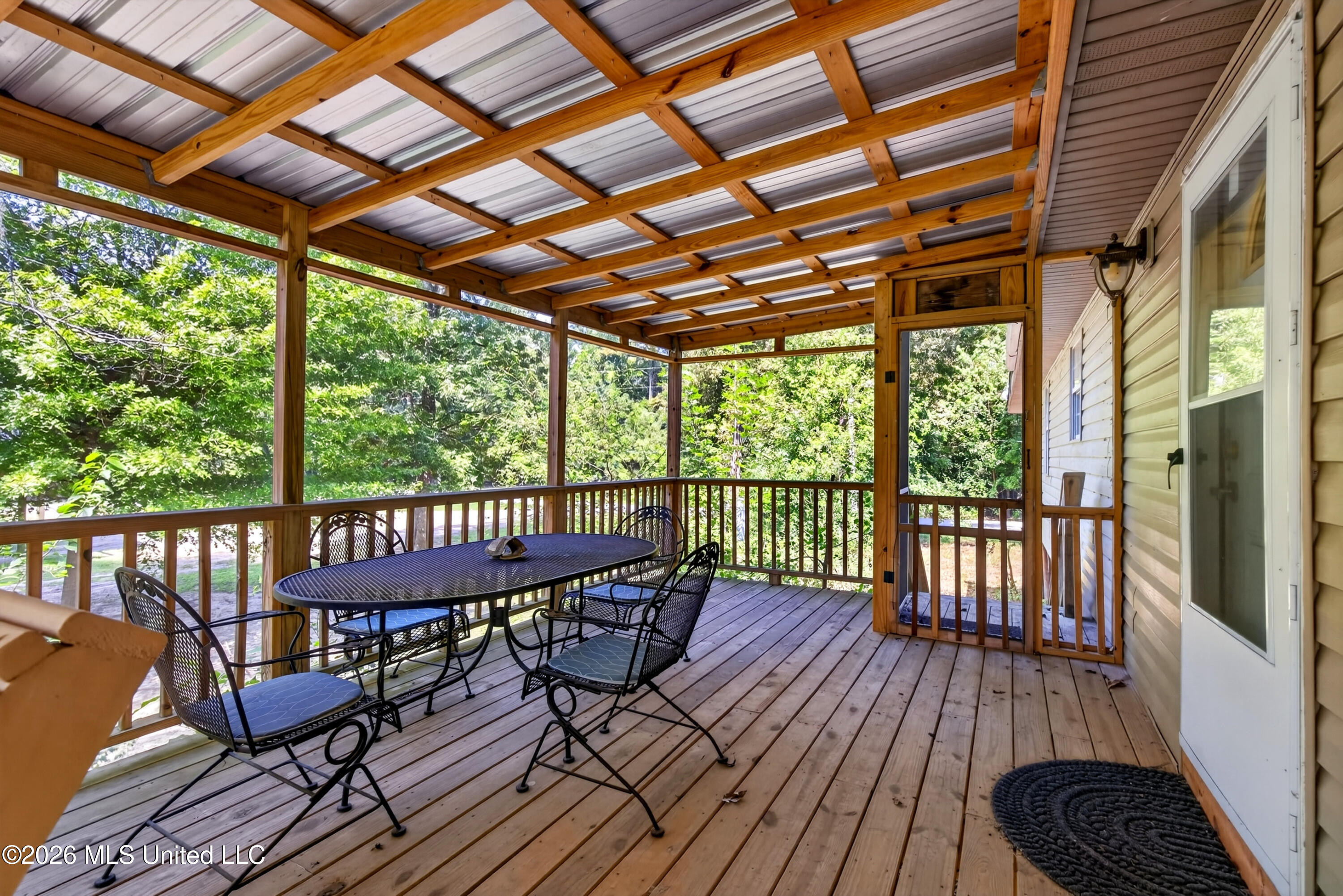 1713 Deer Lane