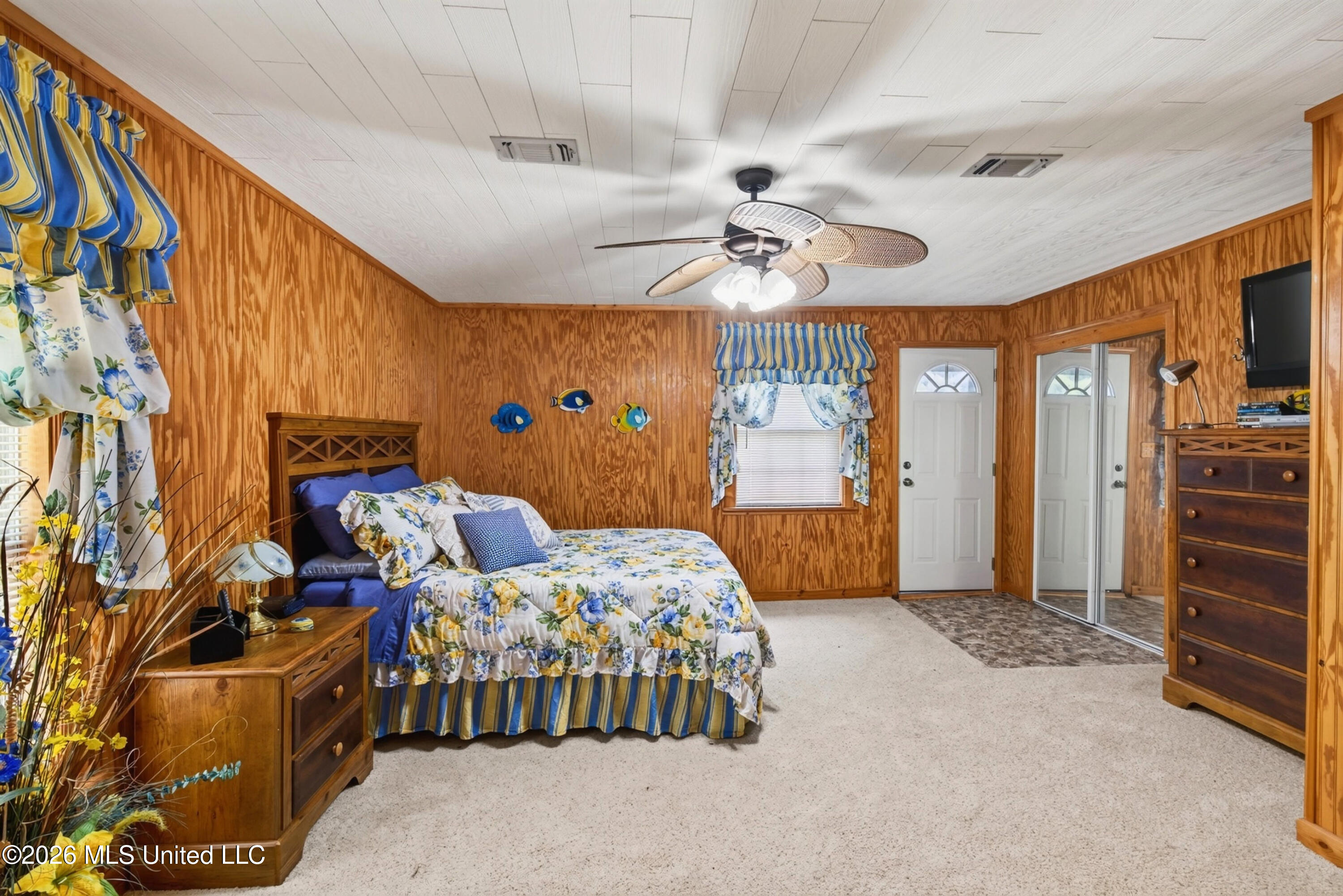 1713 Deer Lane