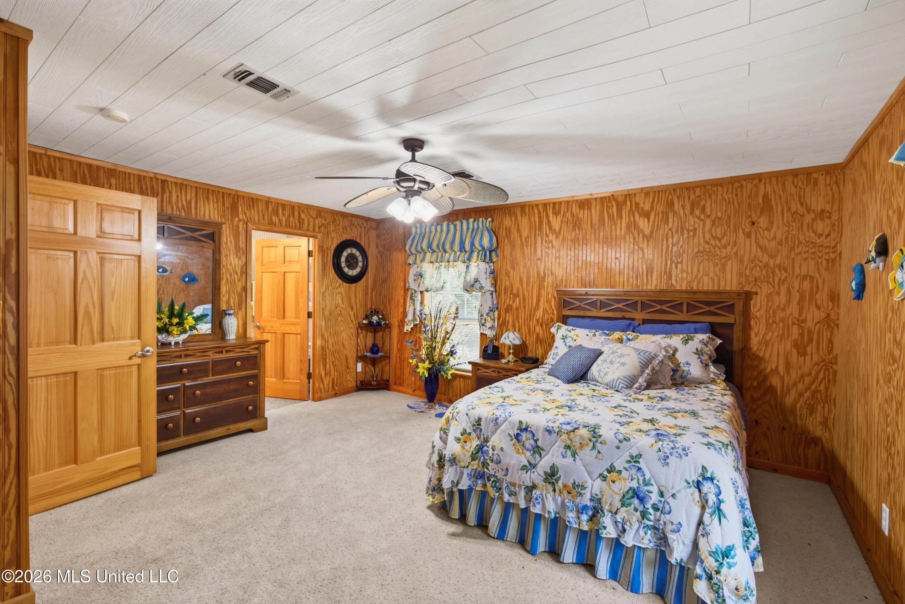 1713 Deer Lane