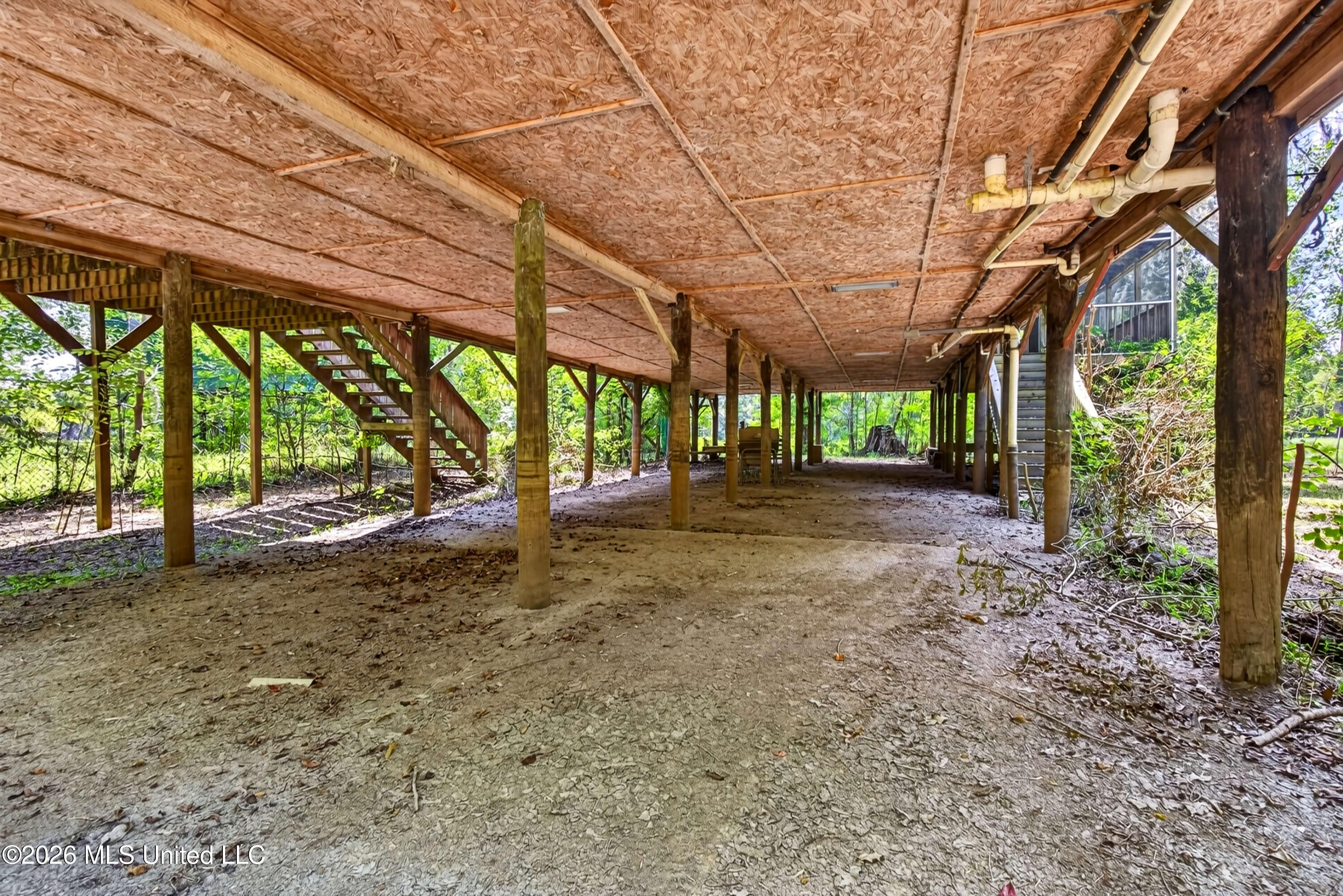 1713 Deer Lane