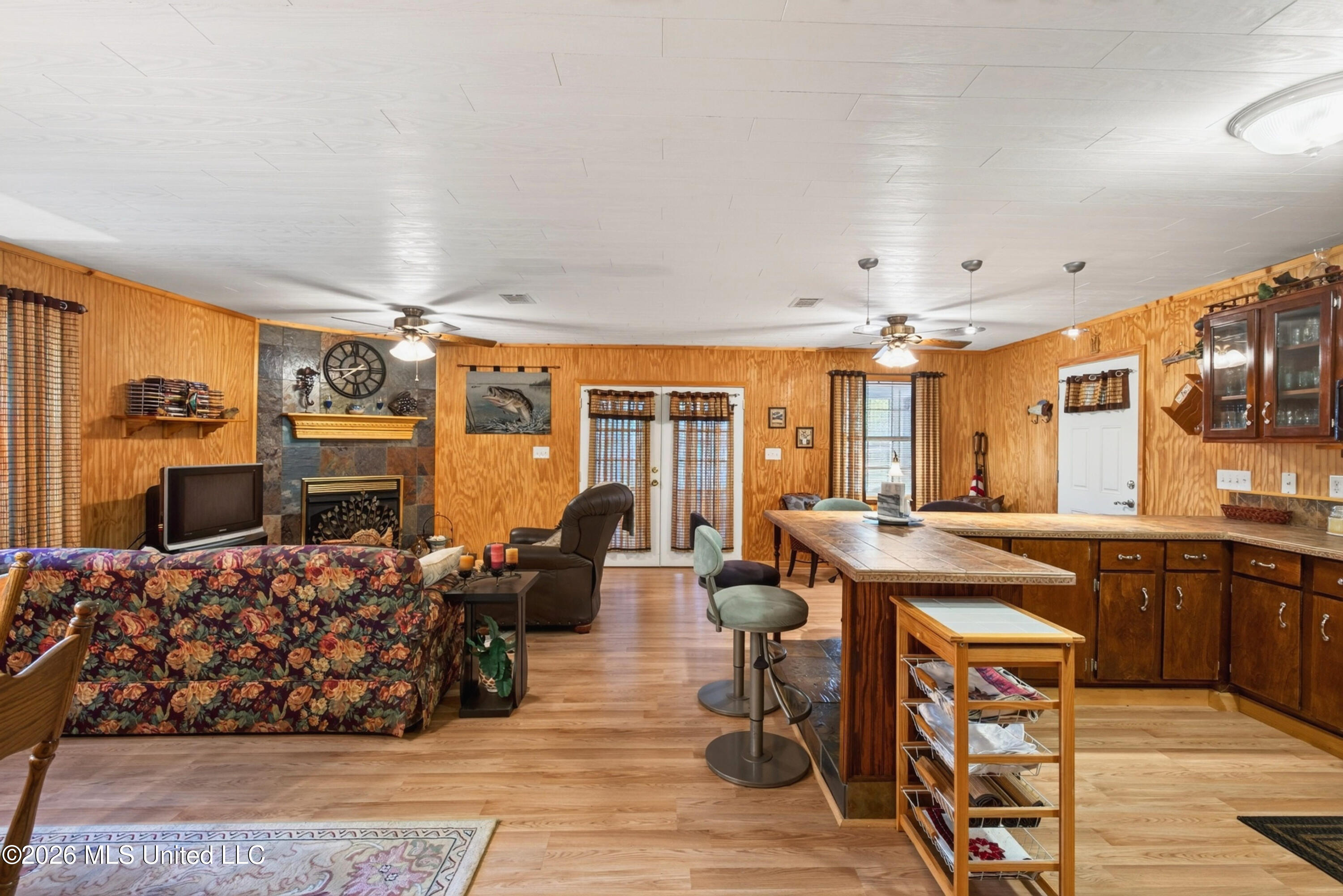 1713 Deer Lane