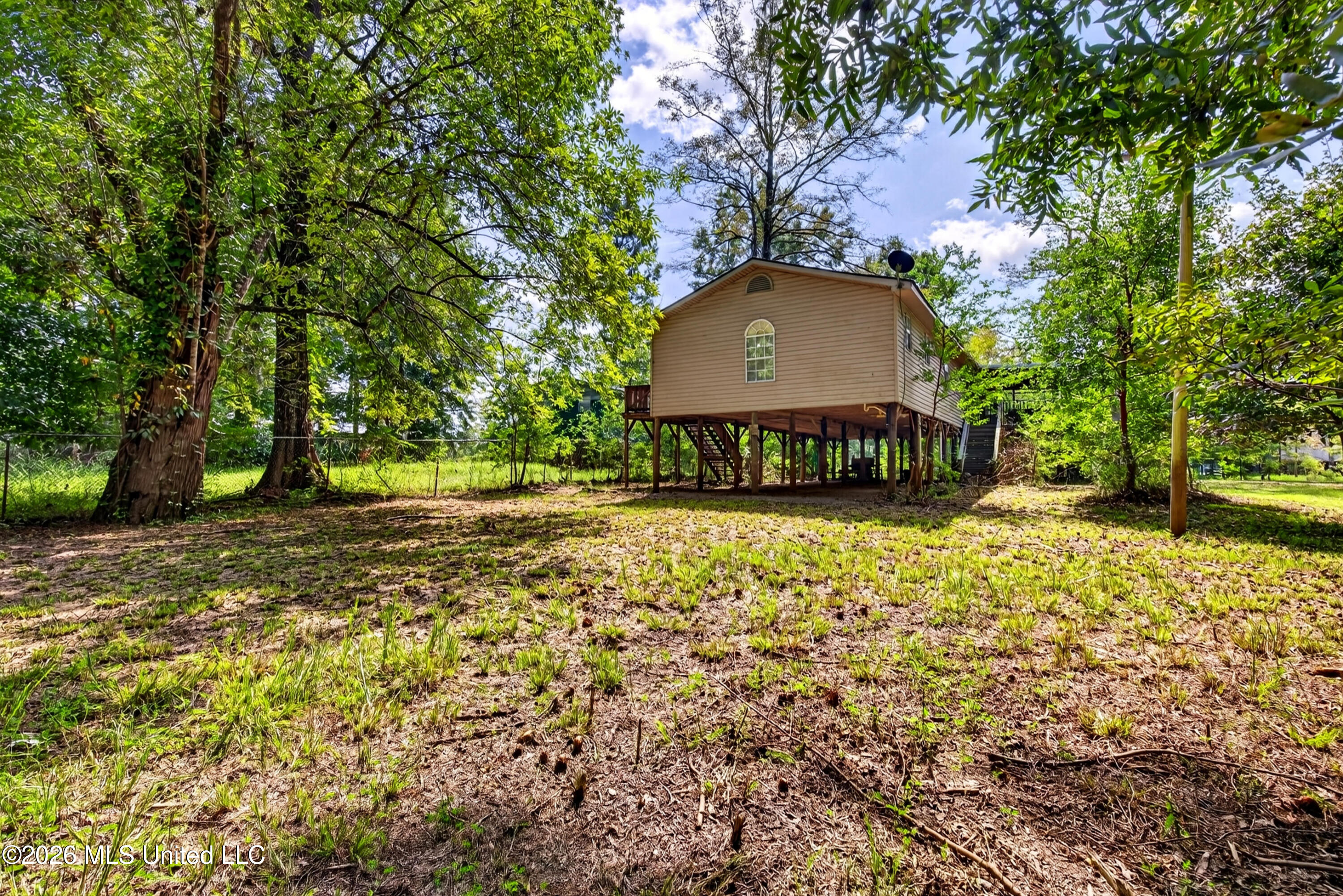 1713 Deer Lane