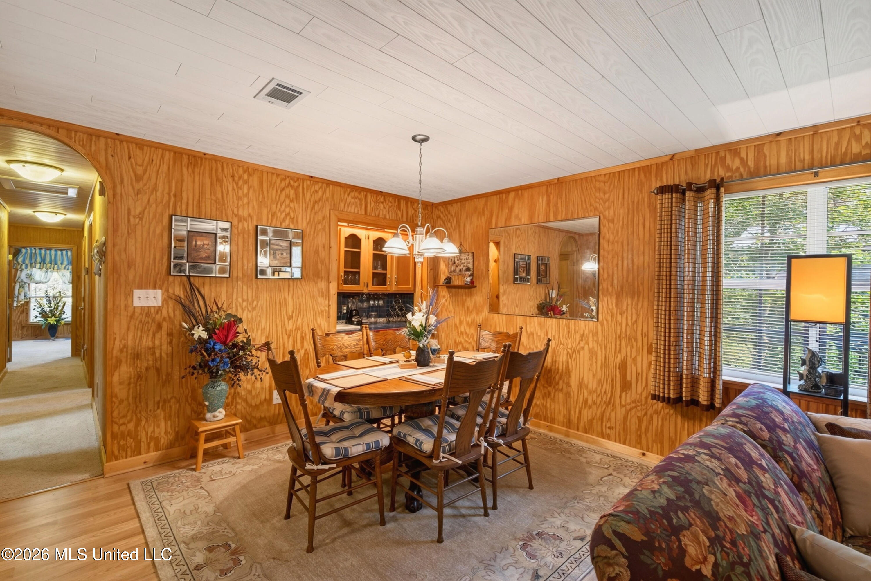 1713 Deer Lane