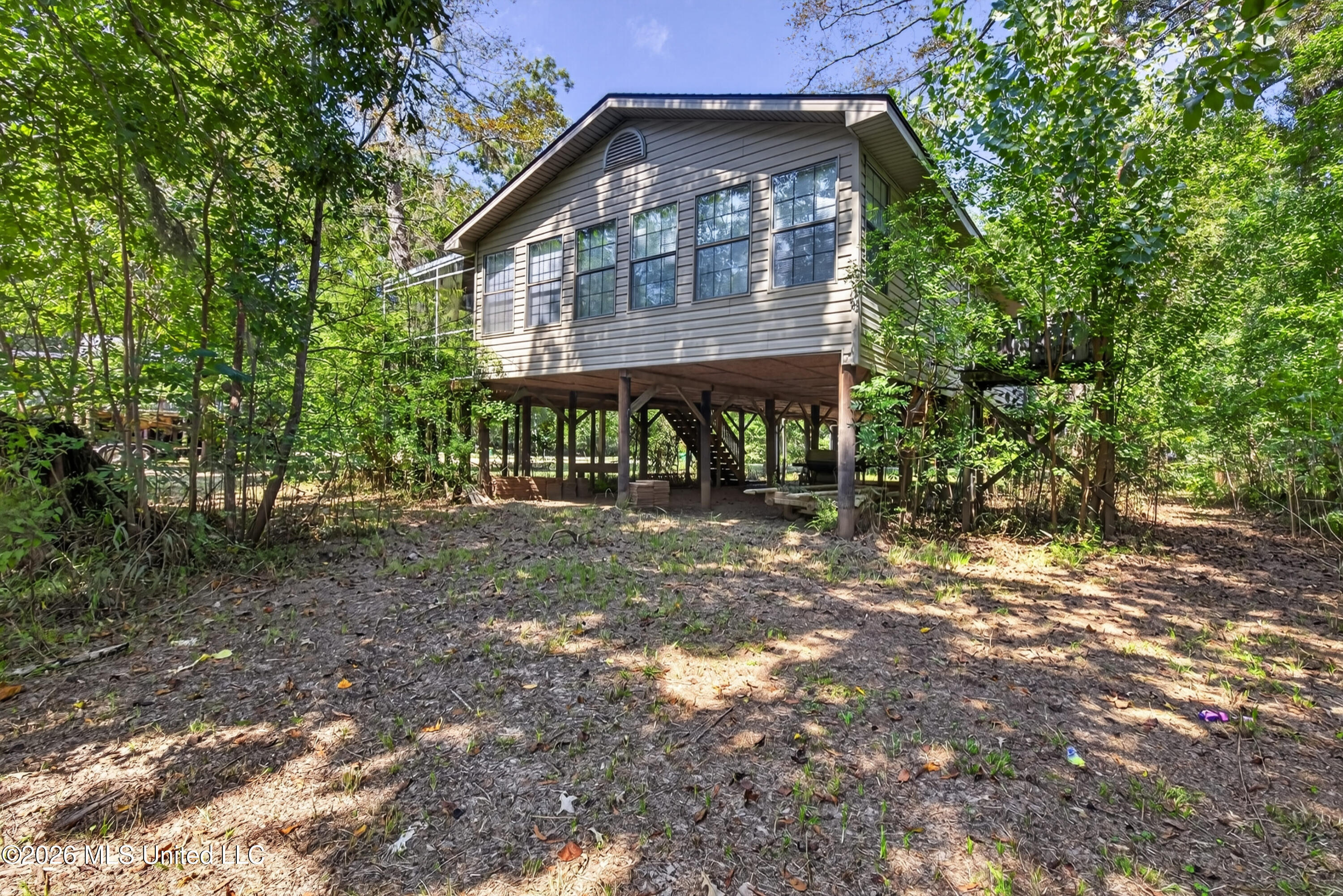1713 Deer Lane
