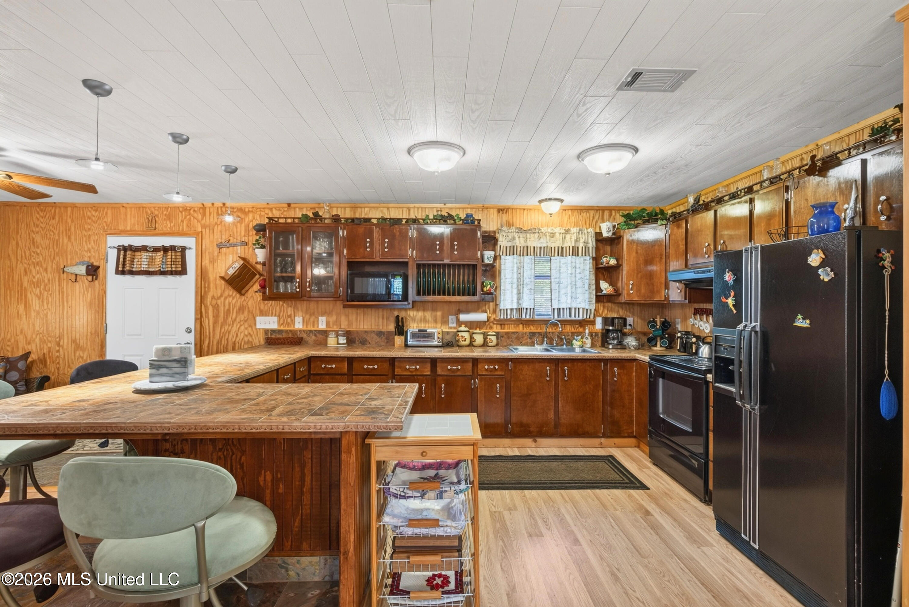 1713 Deer Lane