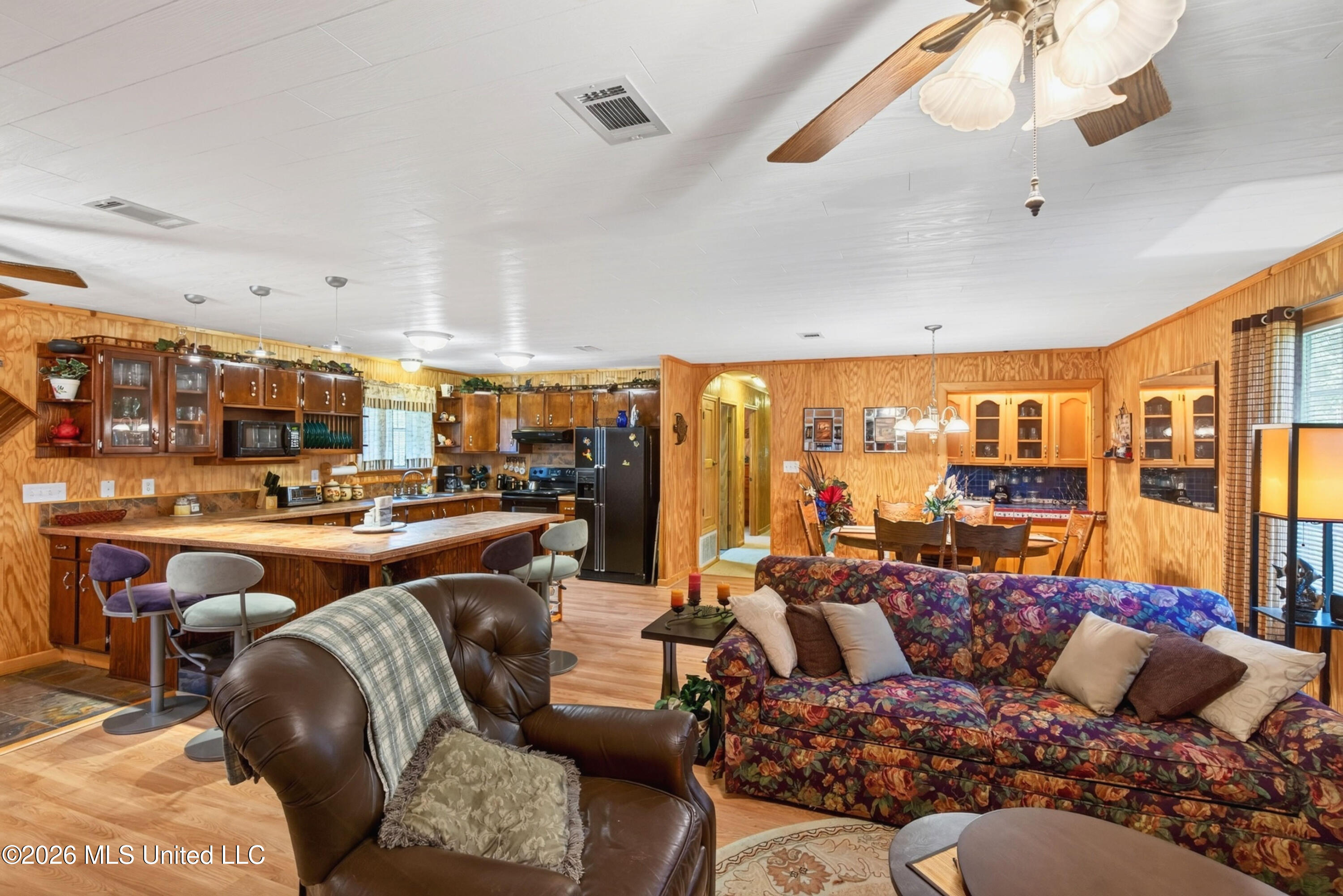 1713 Deer Lane