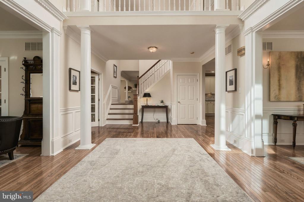 7 HAYFIELD COURT