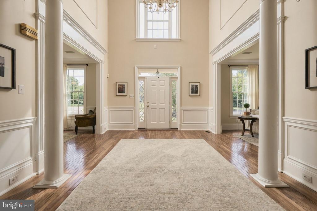 7 HAYFIELD COURT