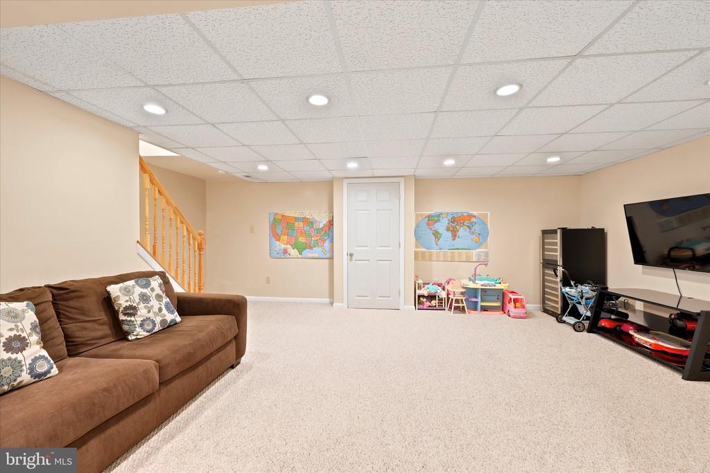 401 COUNTRY CLUB DRIVE