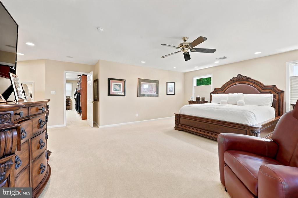 401 COUNTRY CLUB DRIVE