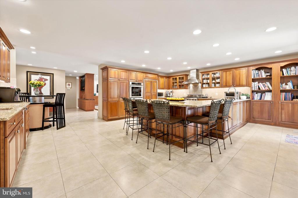 401 COUNTRY CLUB DRIVE