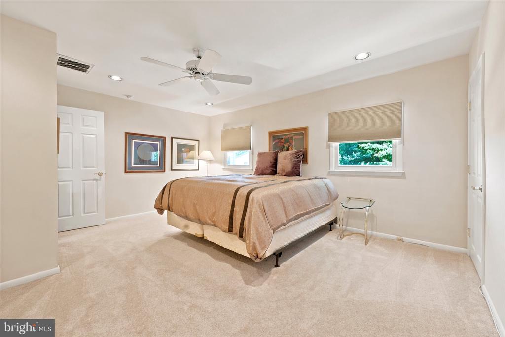 401 COUNTRY CLUB DRIVE