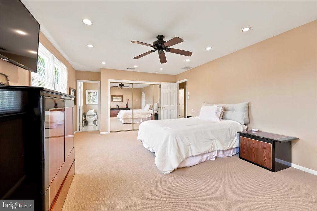 401 COUNTRY CLUB DRIVE