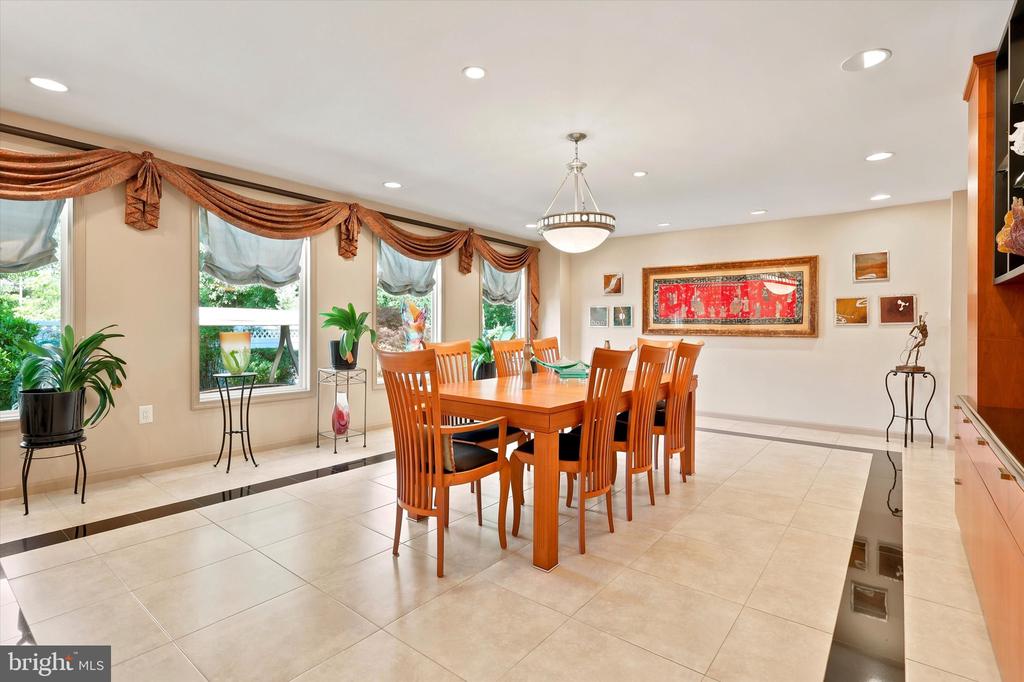 401 COUNTRY CLUB DRIVE