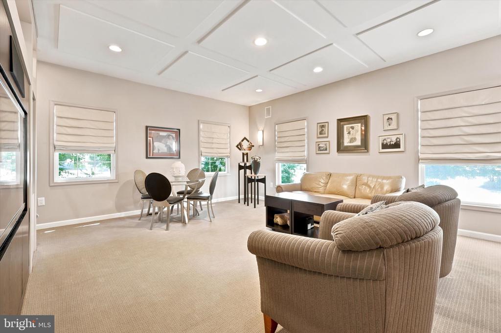 401 COUNTRY CLUB DRIVE