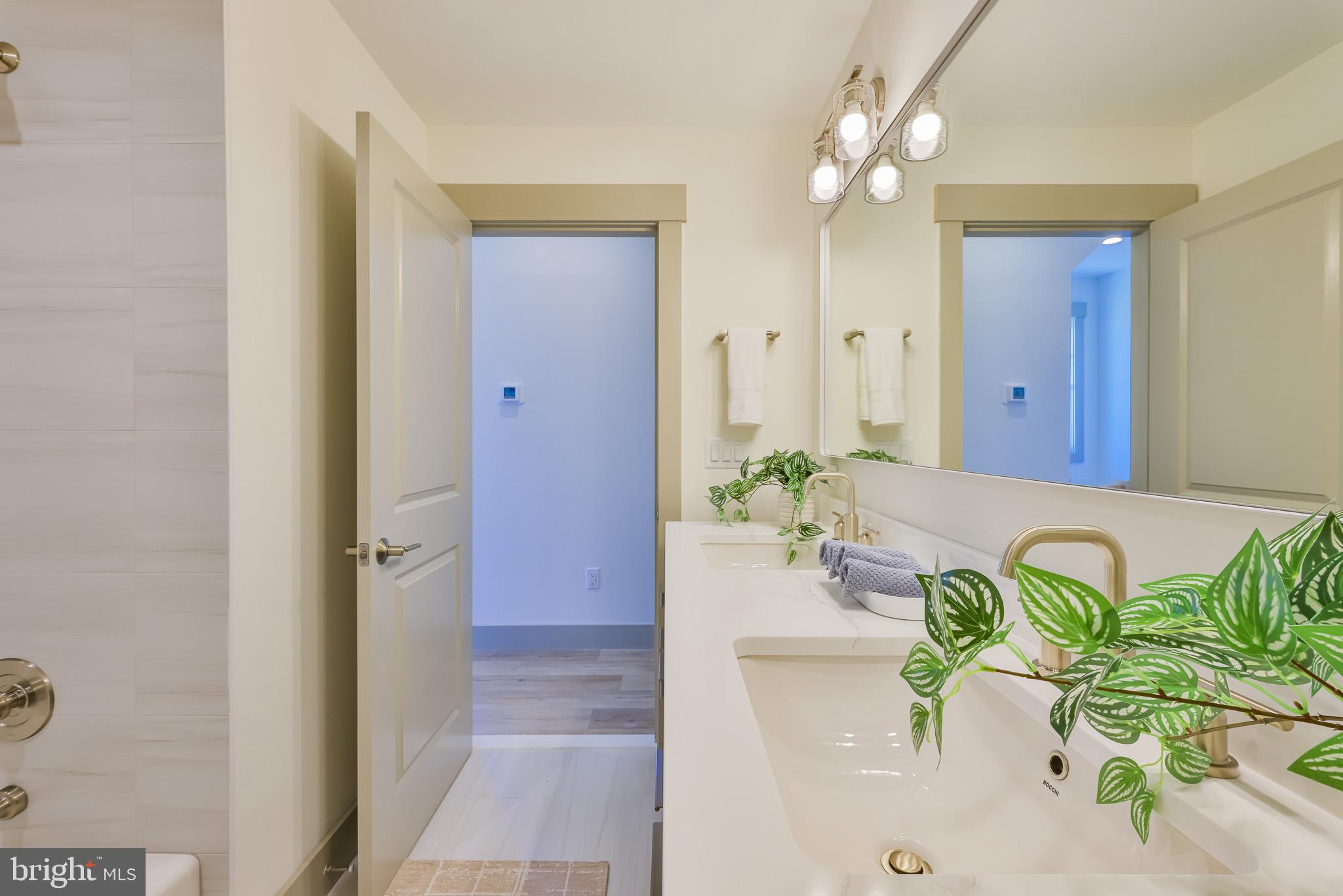 1210 Long Beach #A