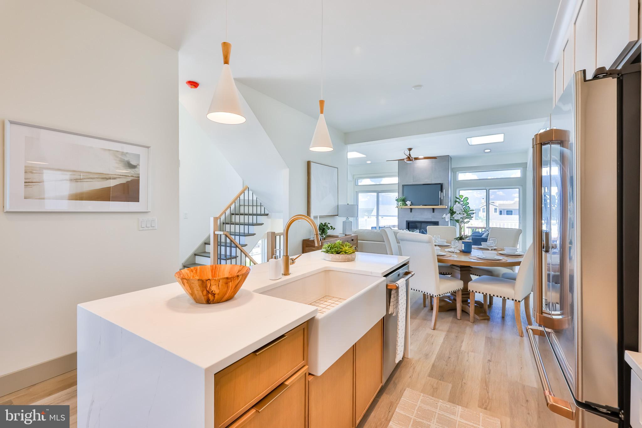 1210 Long Beach #A