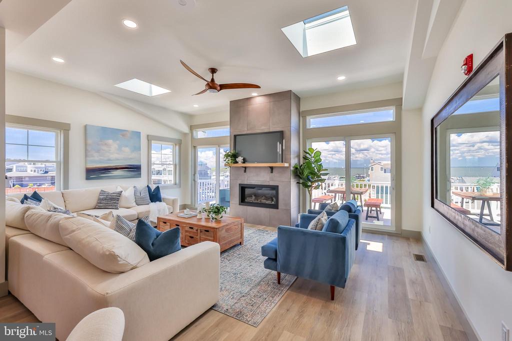 1210 Long Beach #A