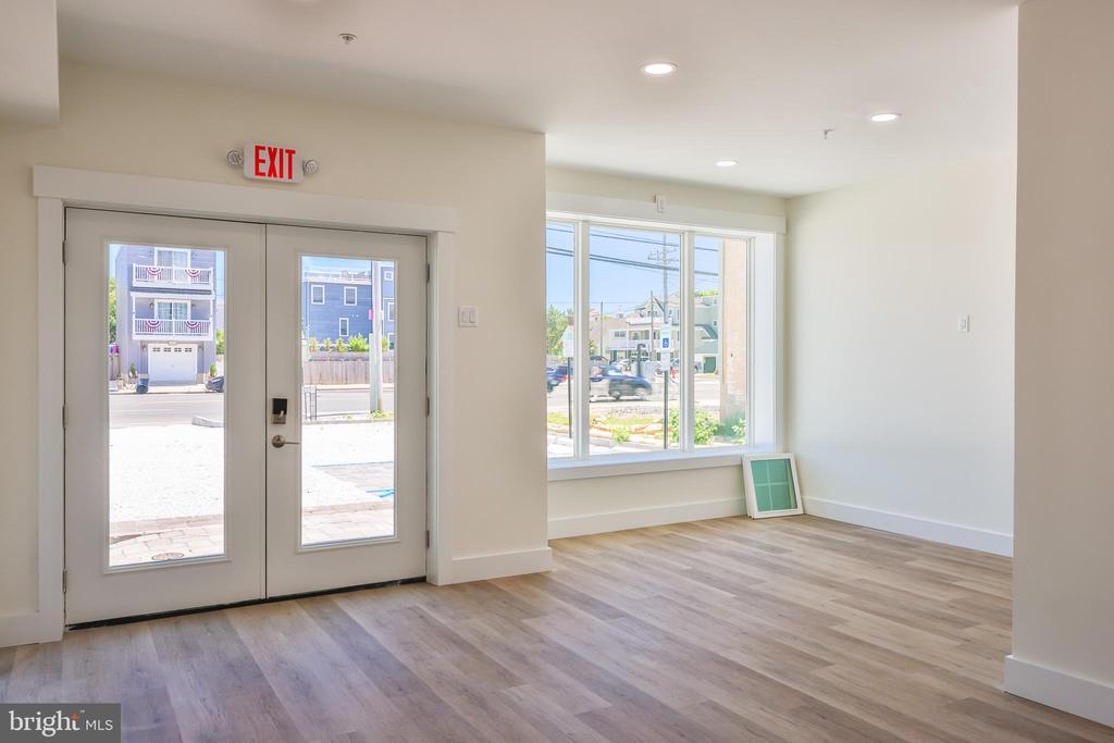 1210 Long Beach #A