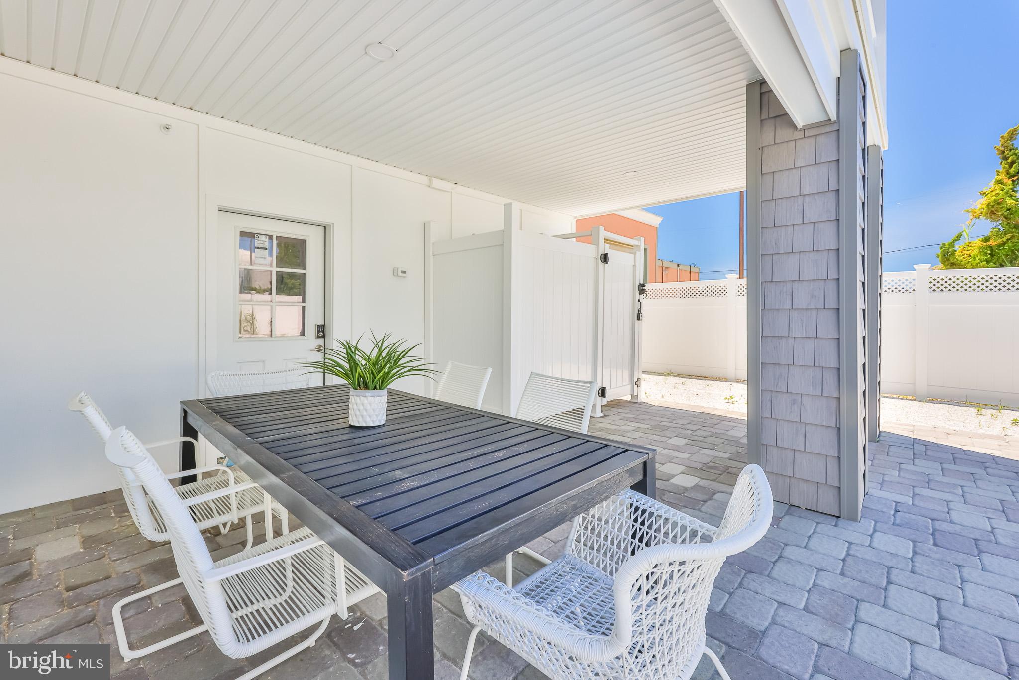 1210 Long Beach #A