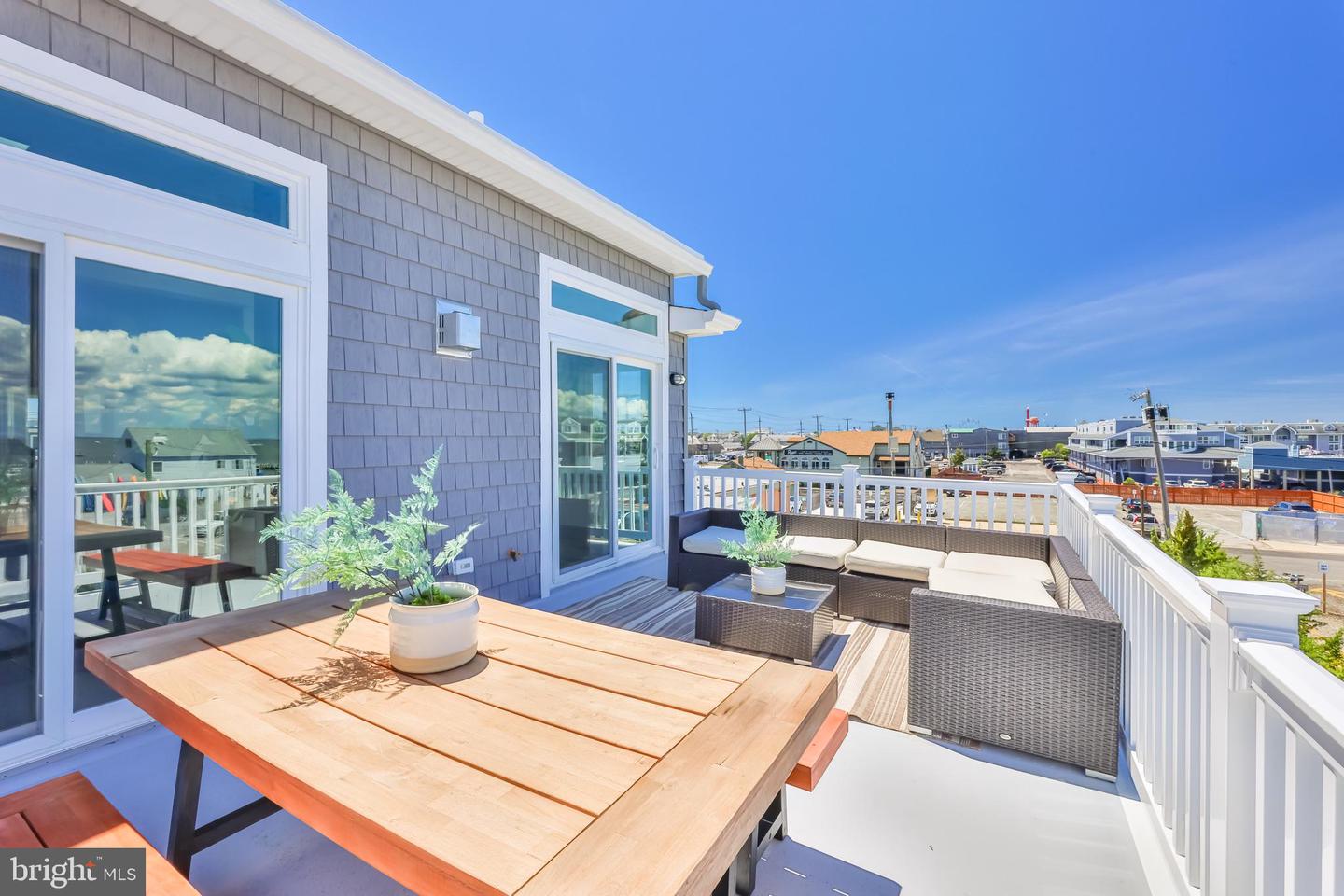 1210 Long Beach #B