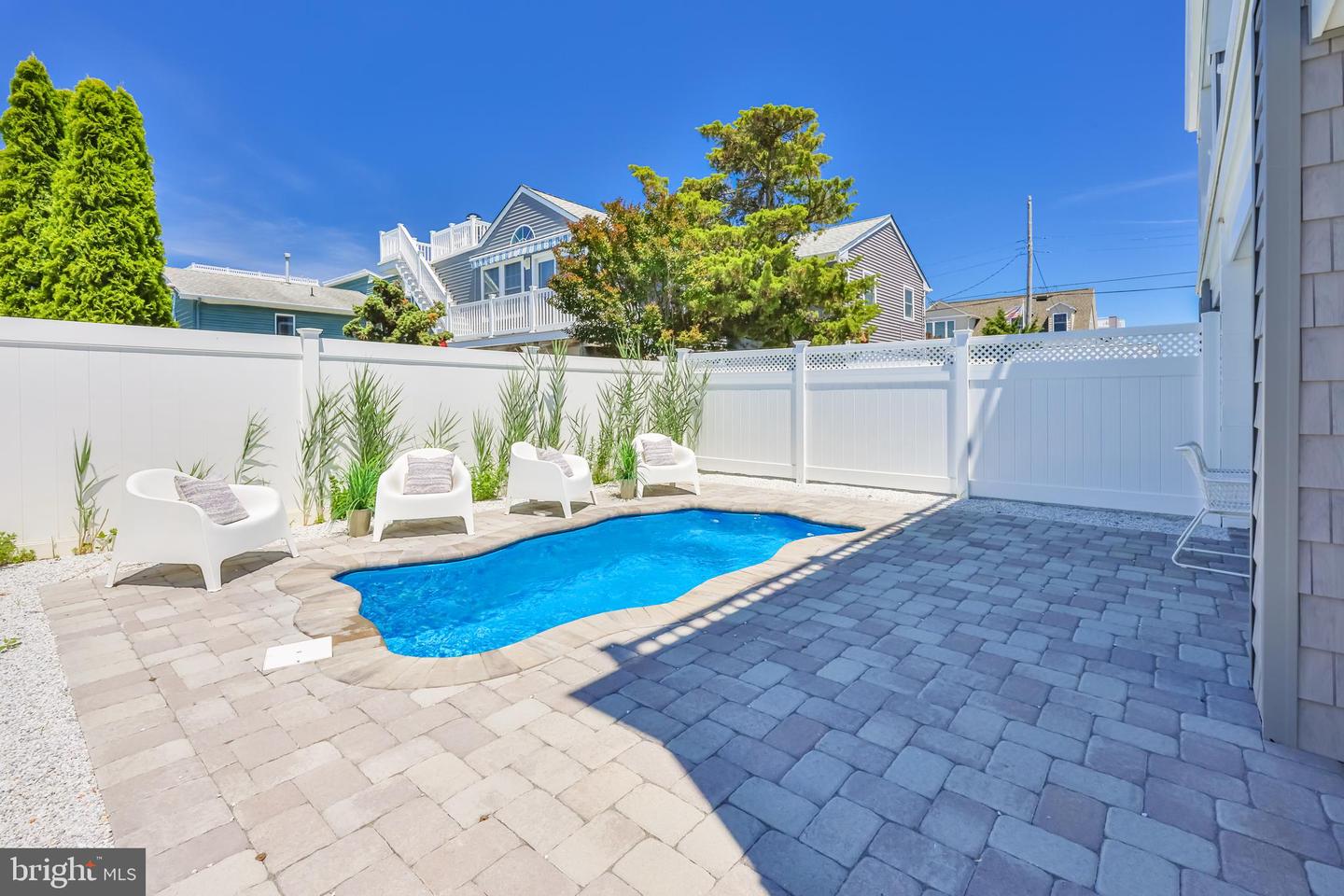1210 Long Beach #B