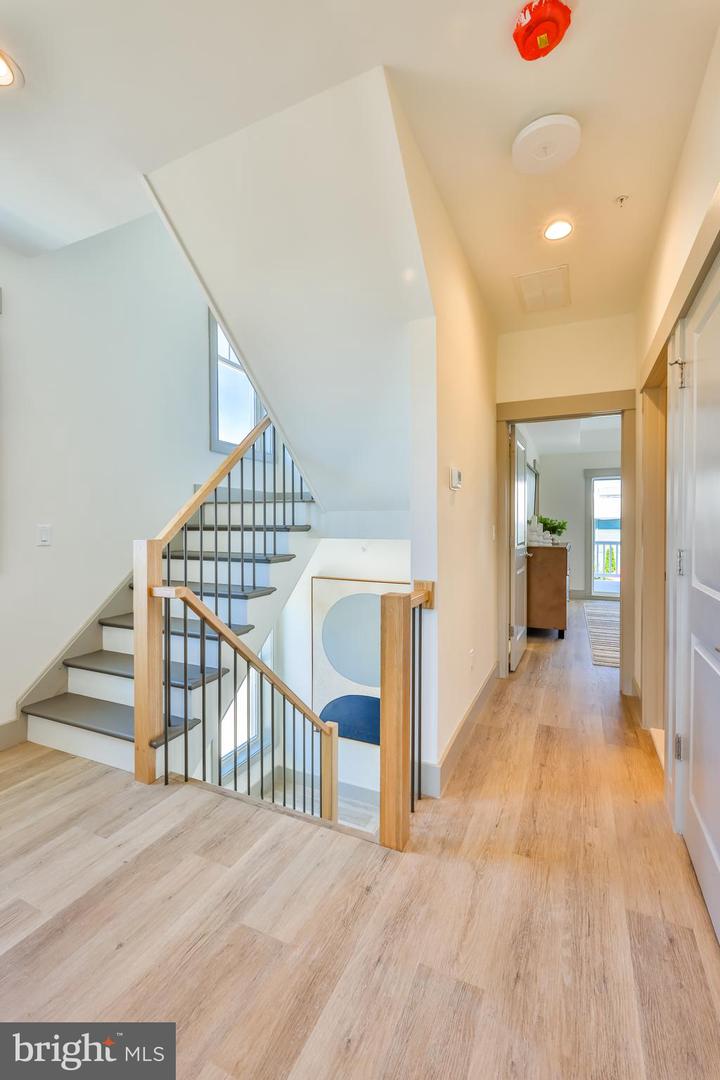 1210 Long Beach #B