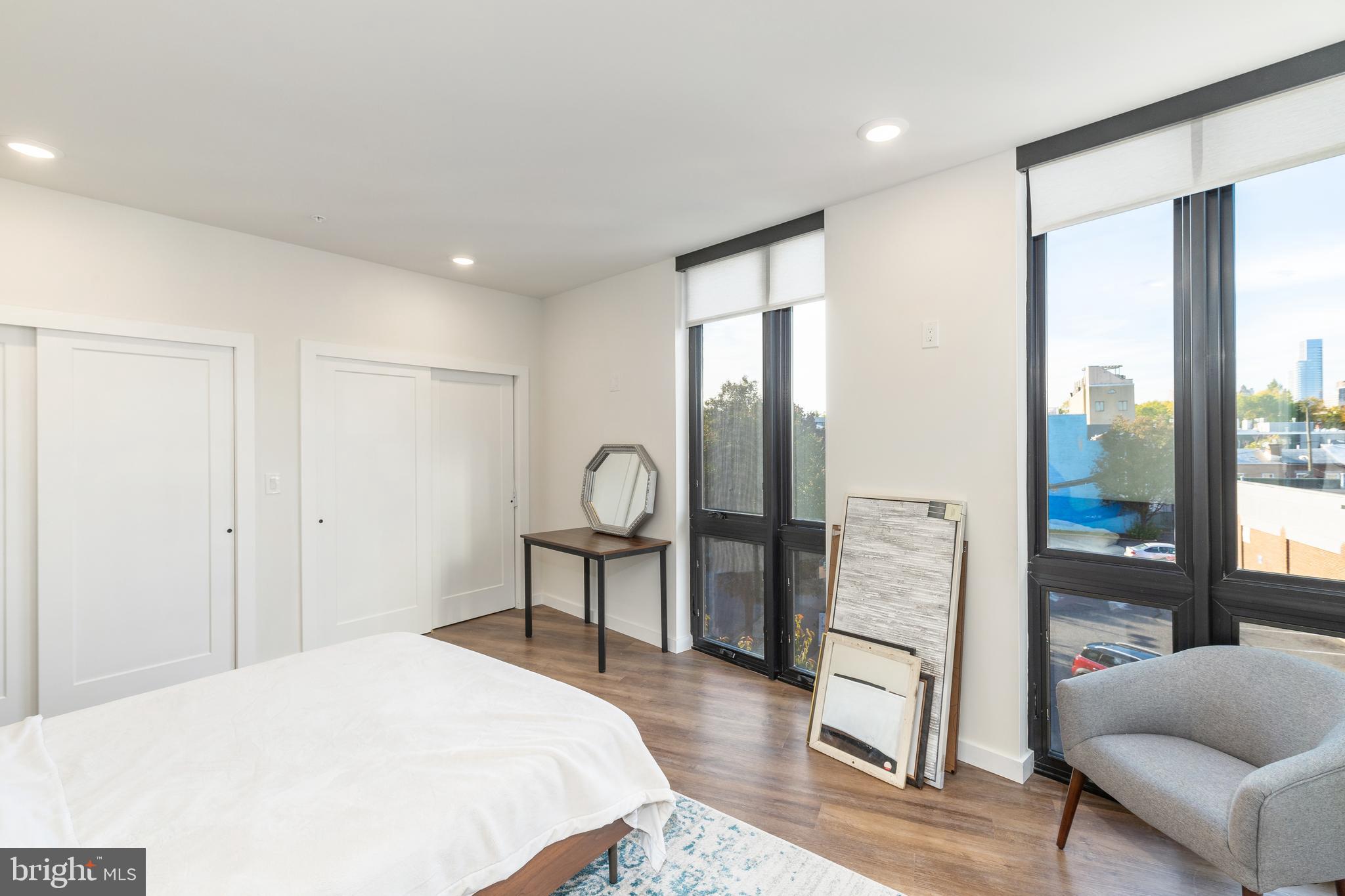 715-17 E Passyunk Ave