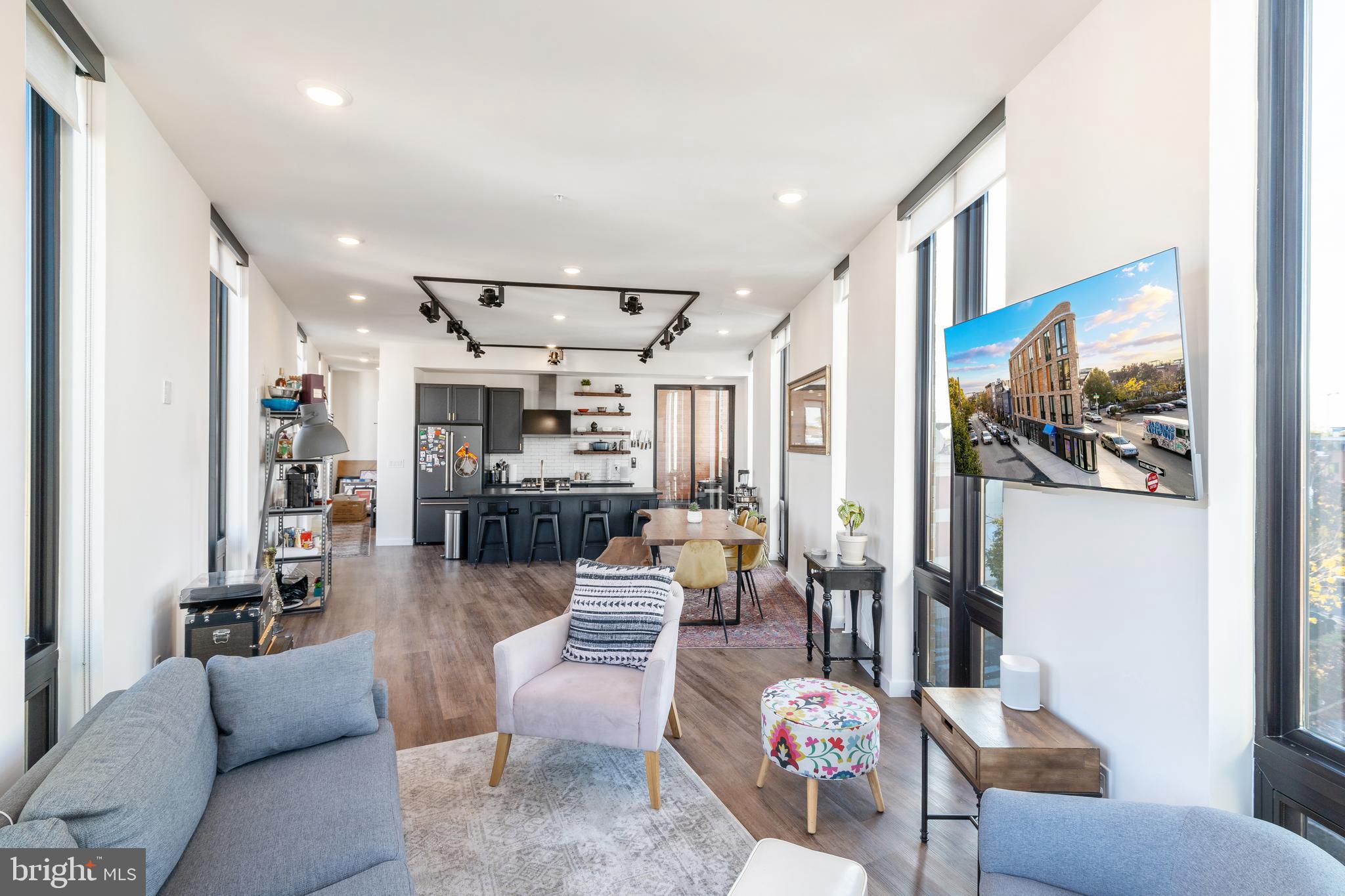 715-17 E Passyunk Ave