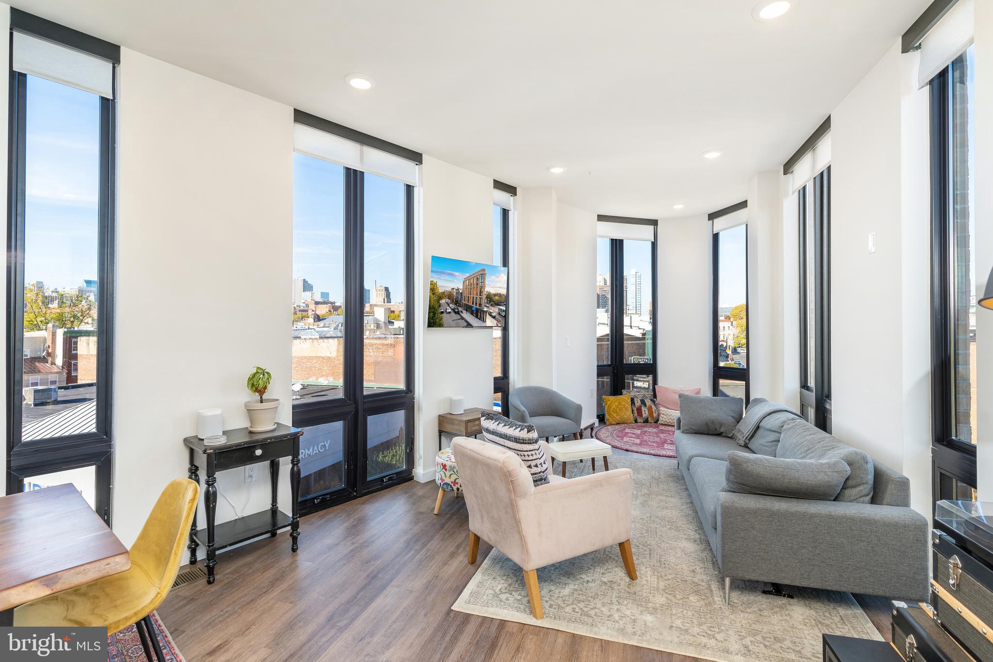 715-17 E Passyunk Ave