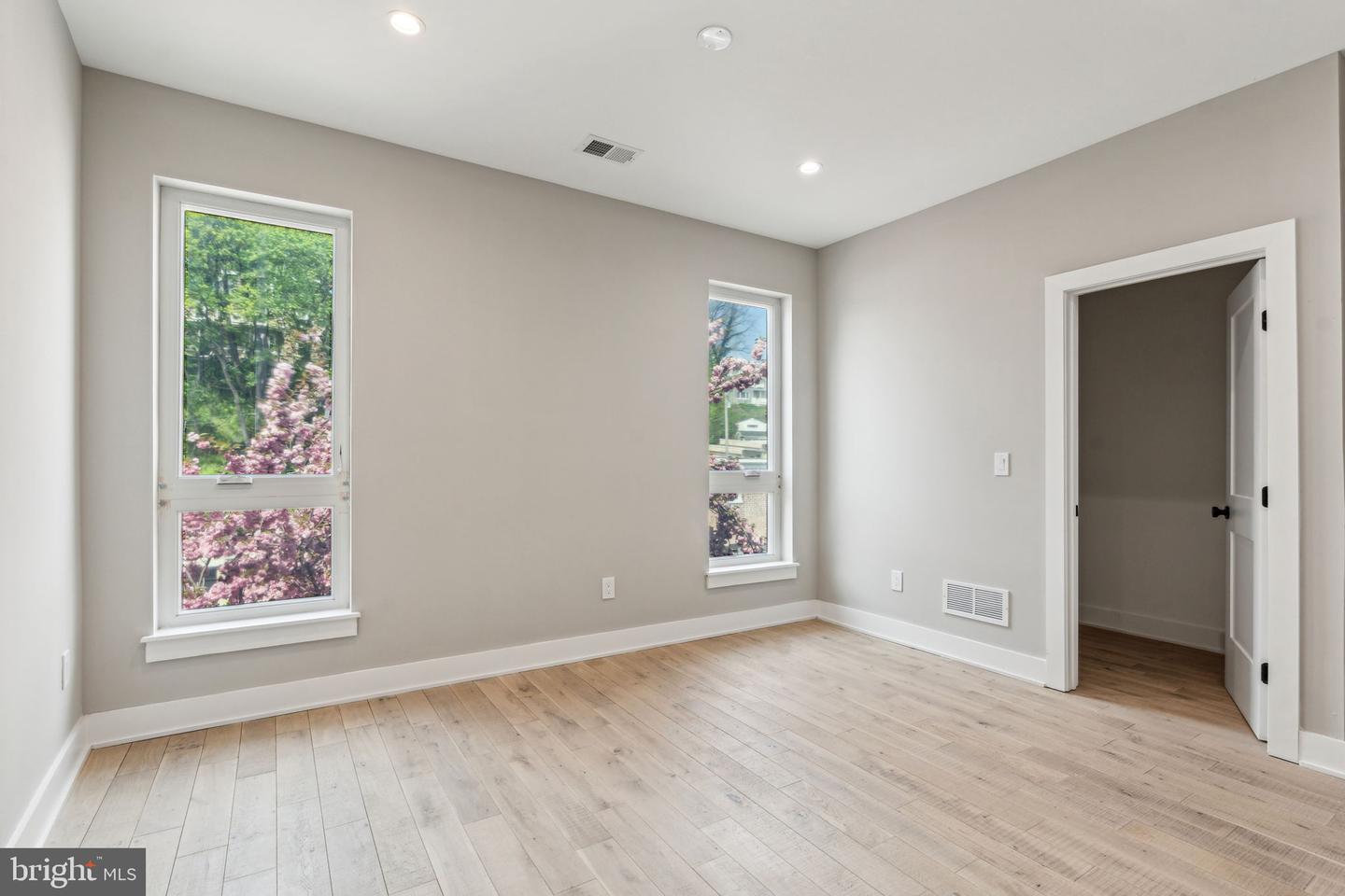 334 Carson St