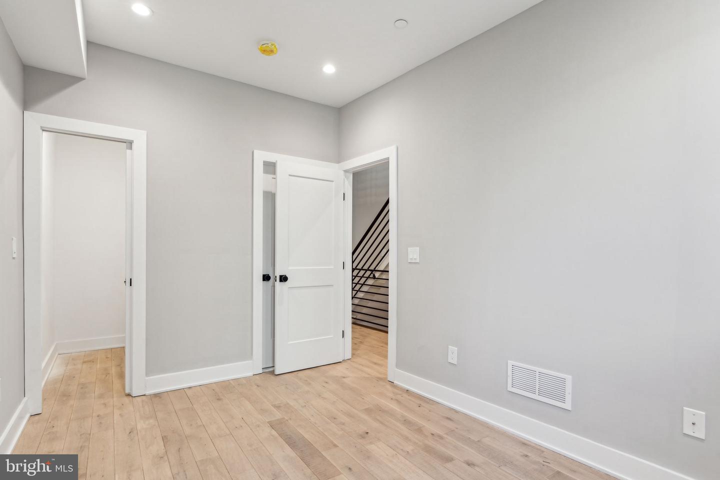 334 Carson St