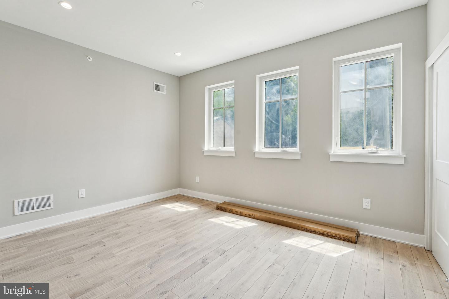 334 Carson St