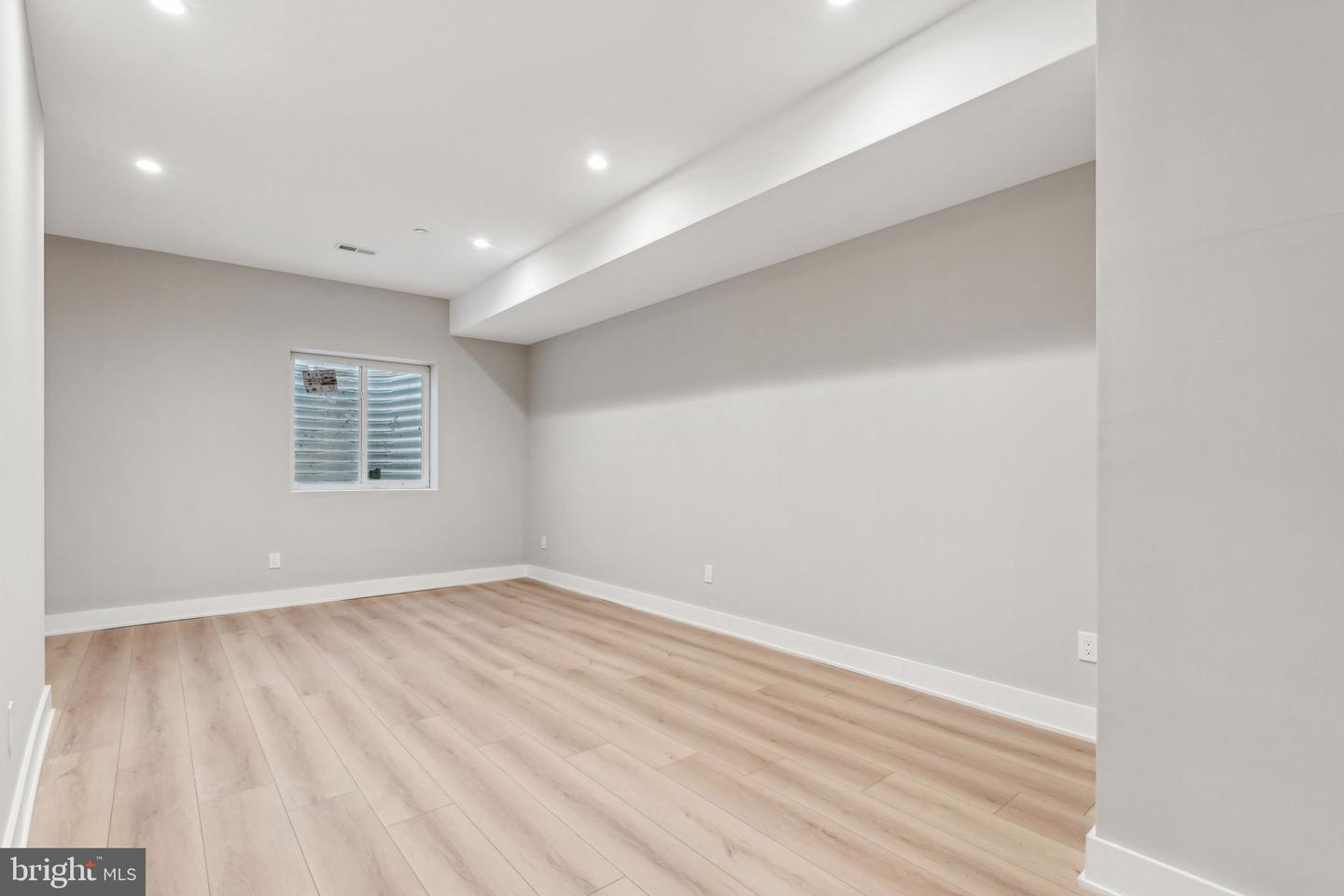 334 Carson St