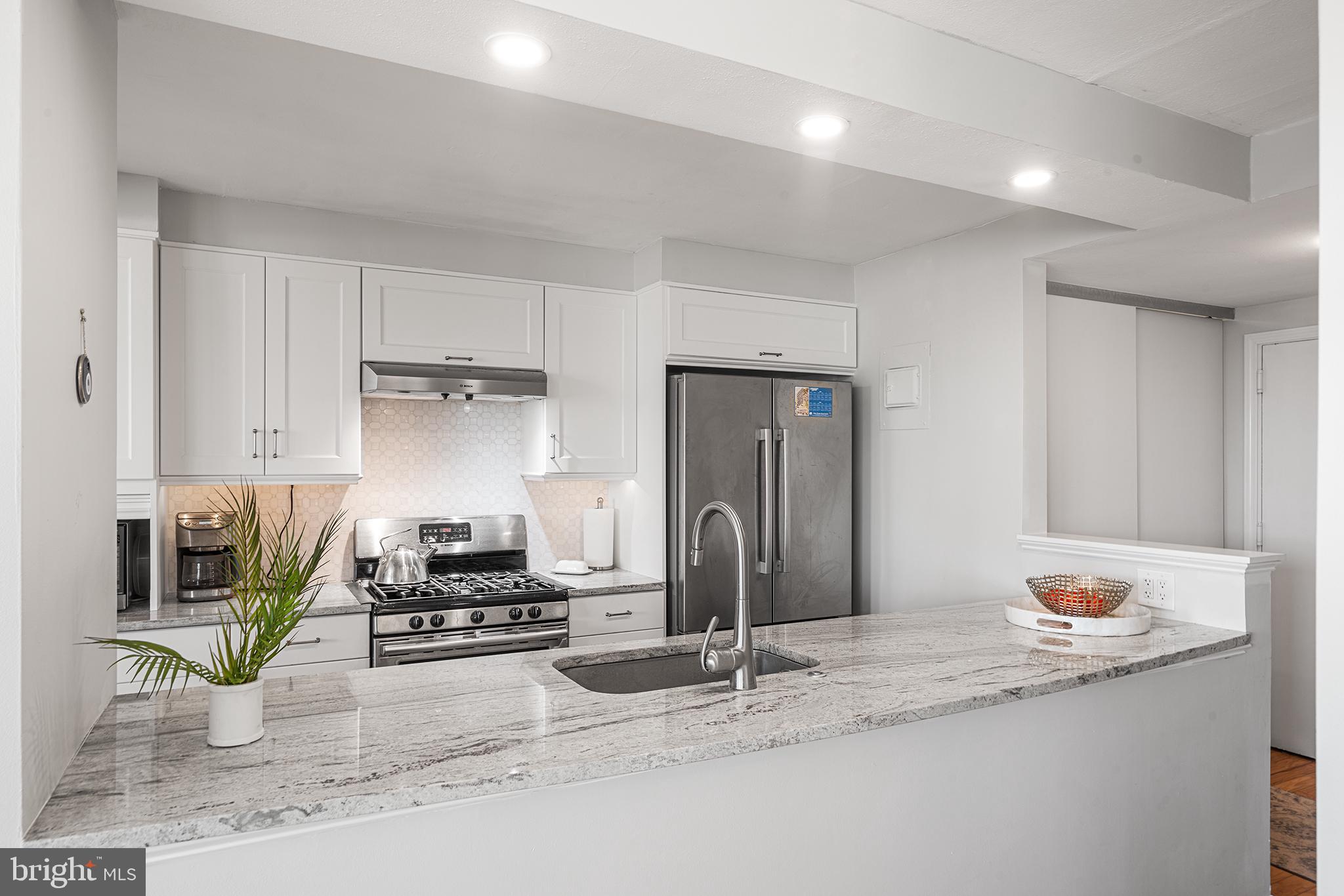 604-35 S WASHINGTON SQUARE #401-403