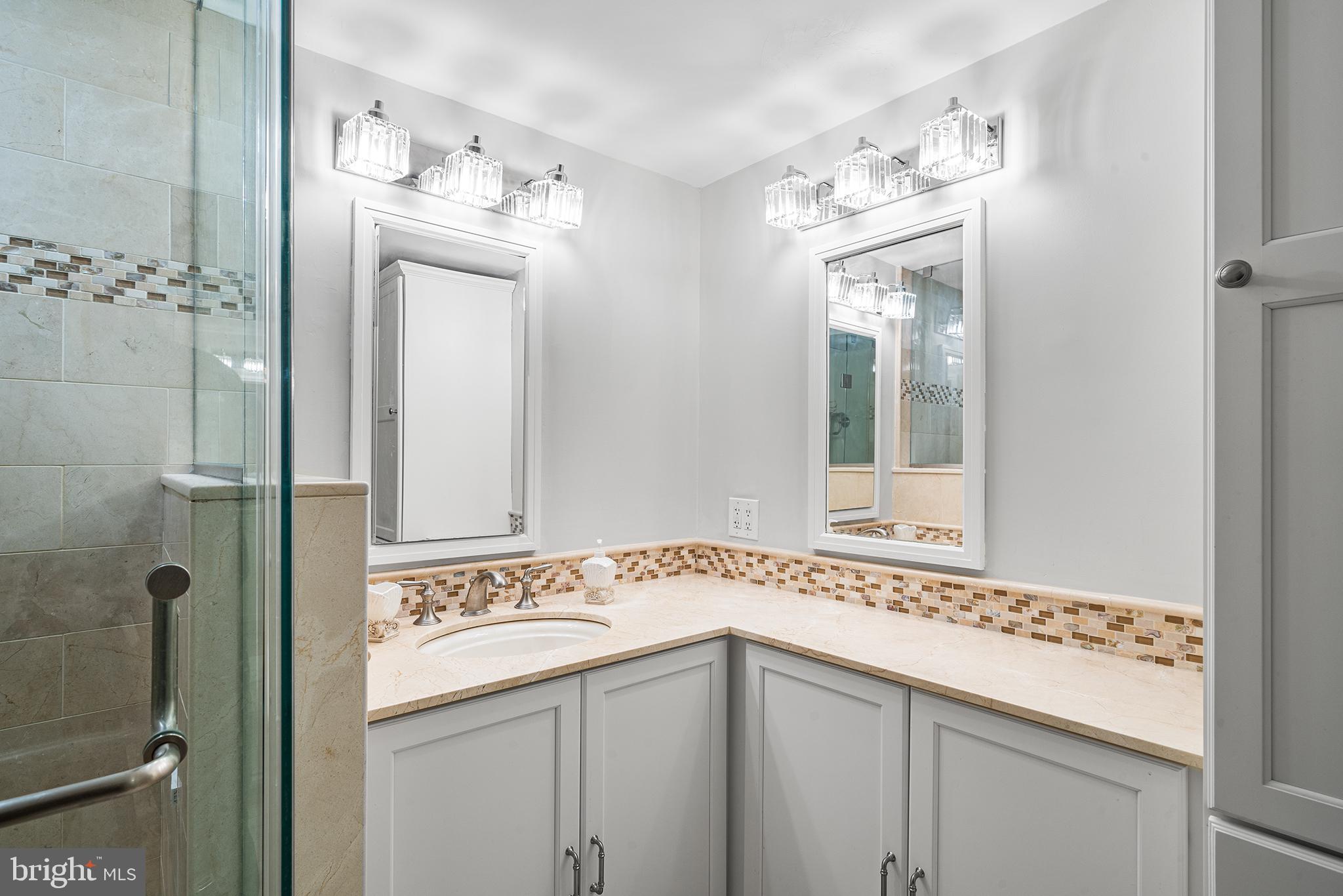 604-35 S WASHINGTON SQUARE #401-403