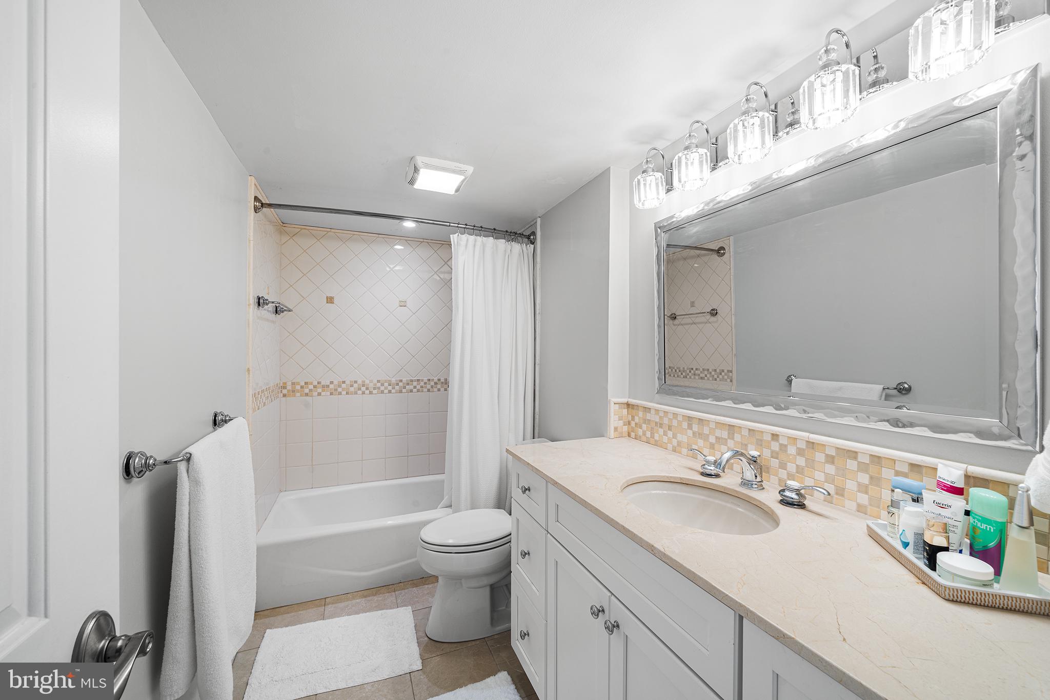 604-35 S WASHINGTON SQUARE #401-403