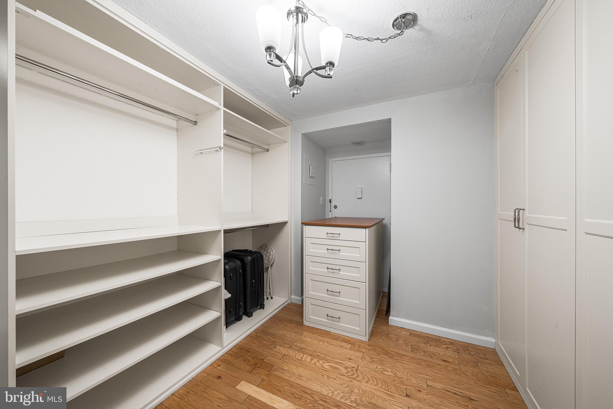 604-35 S WASHINGTON SQUARE #401-403