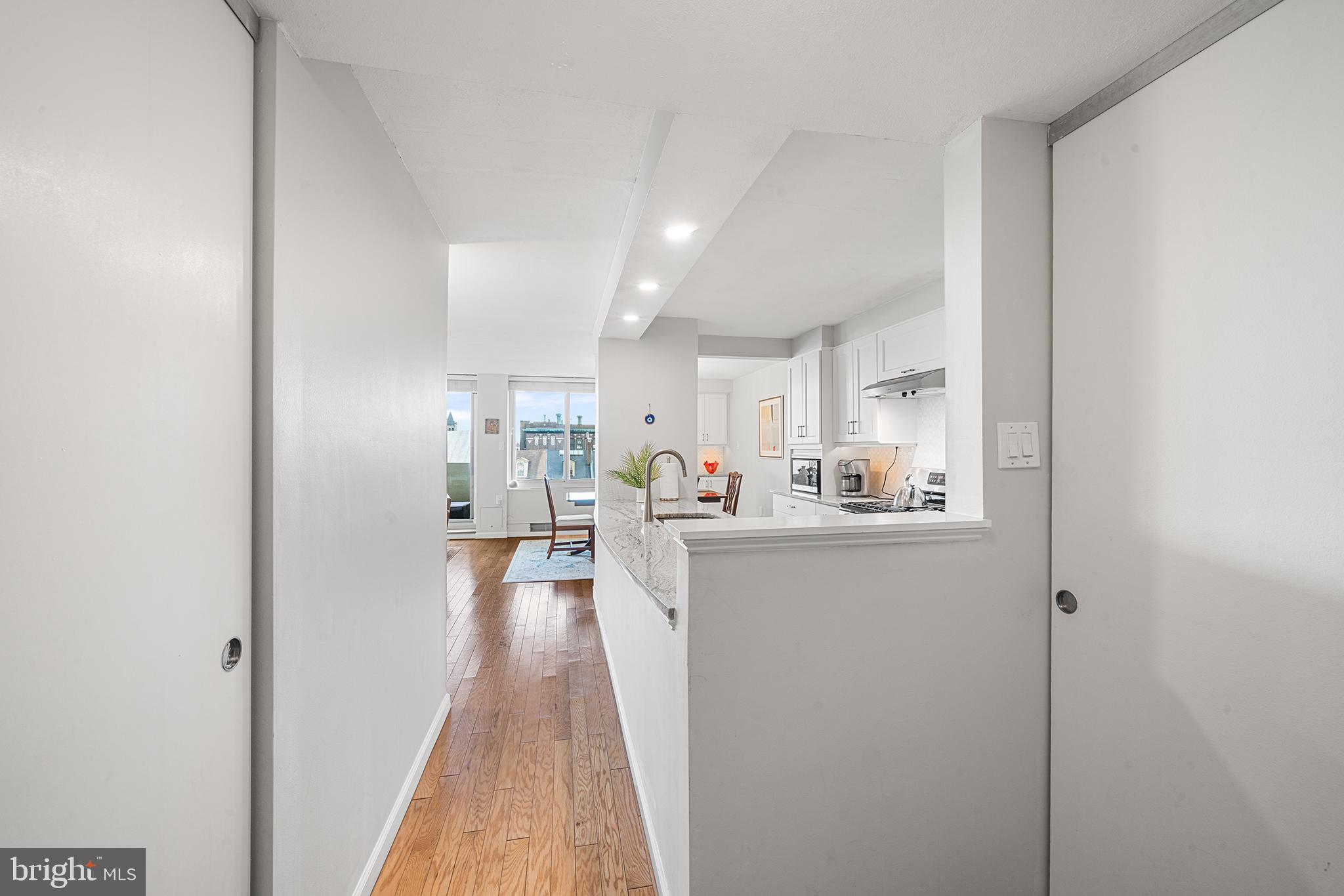 604-35 S WASHINGTON SQUARE #401-403