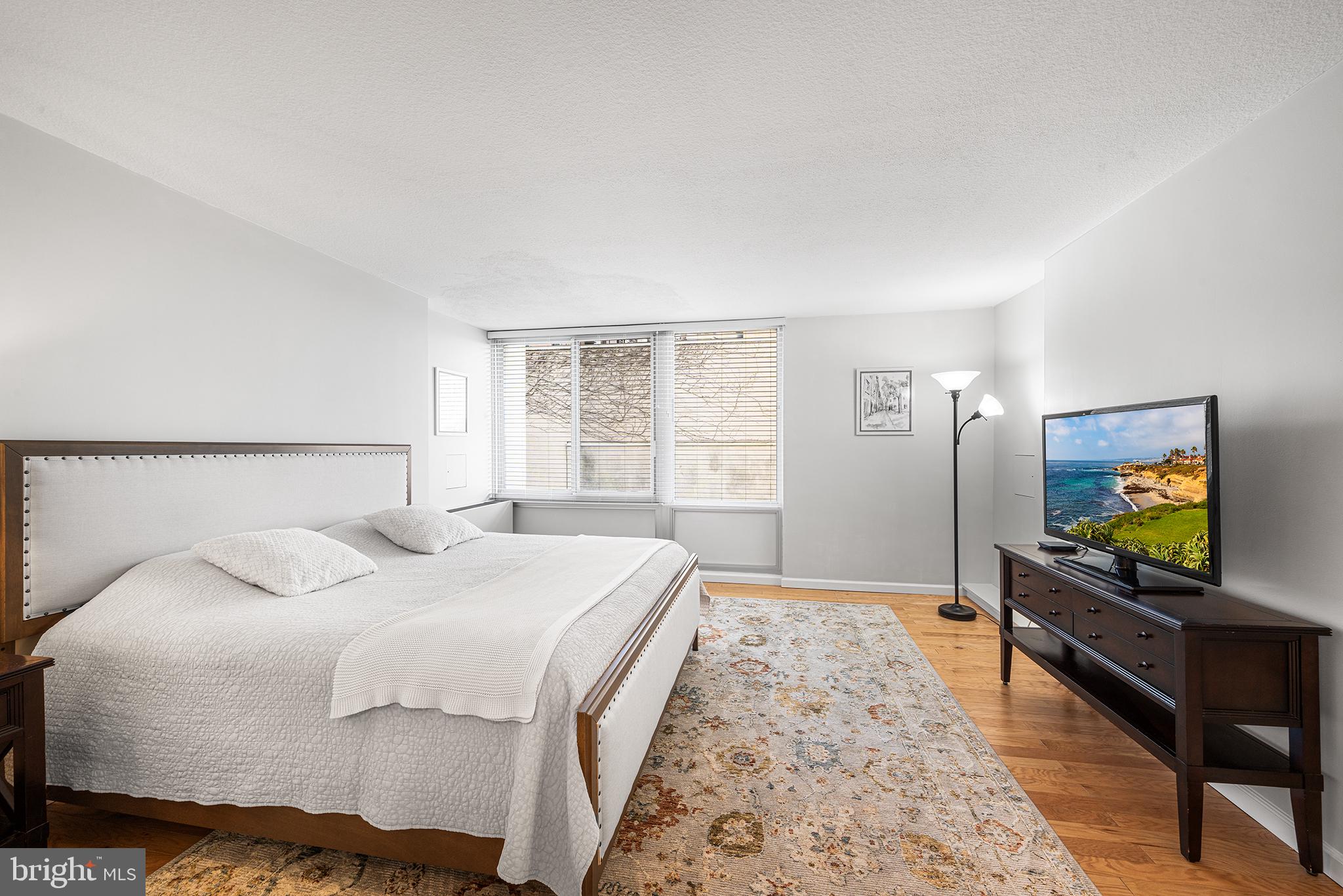 604-35 S WASHINGTON SQUARE #401-403