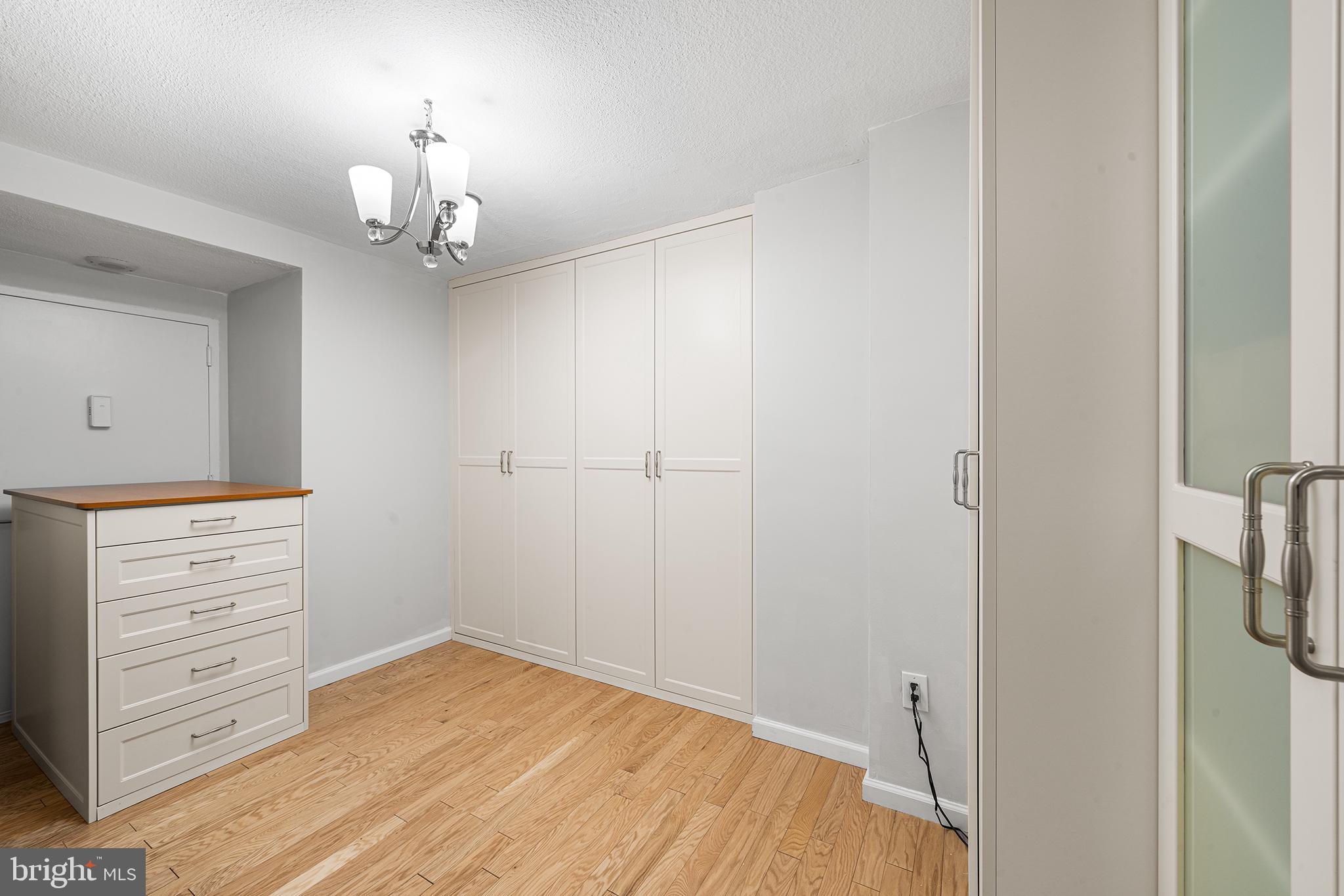604-35 S WASHINGTON SQUARE #401-403