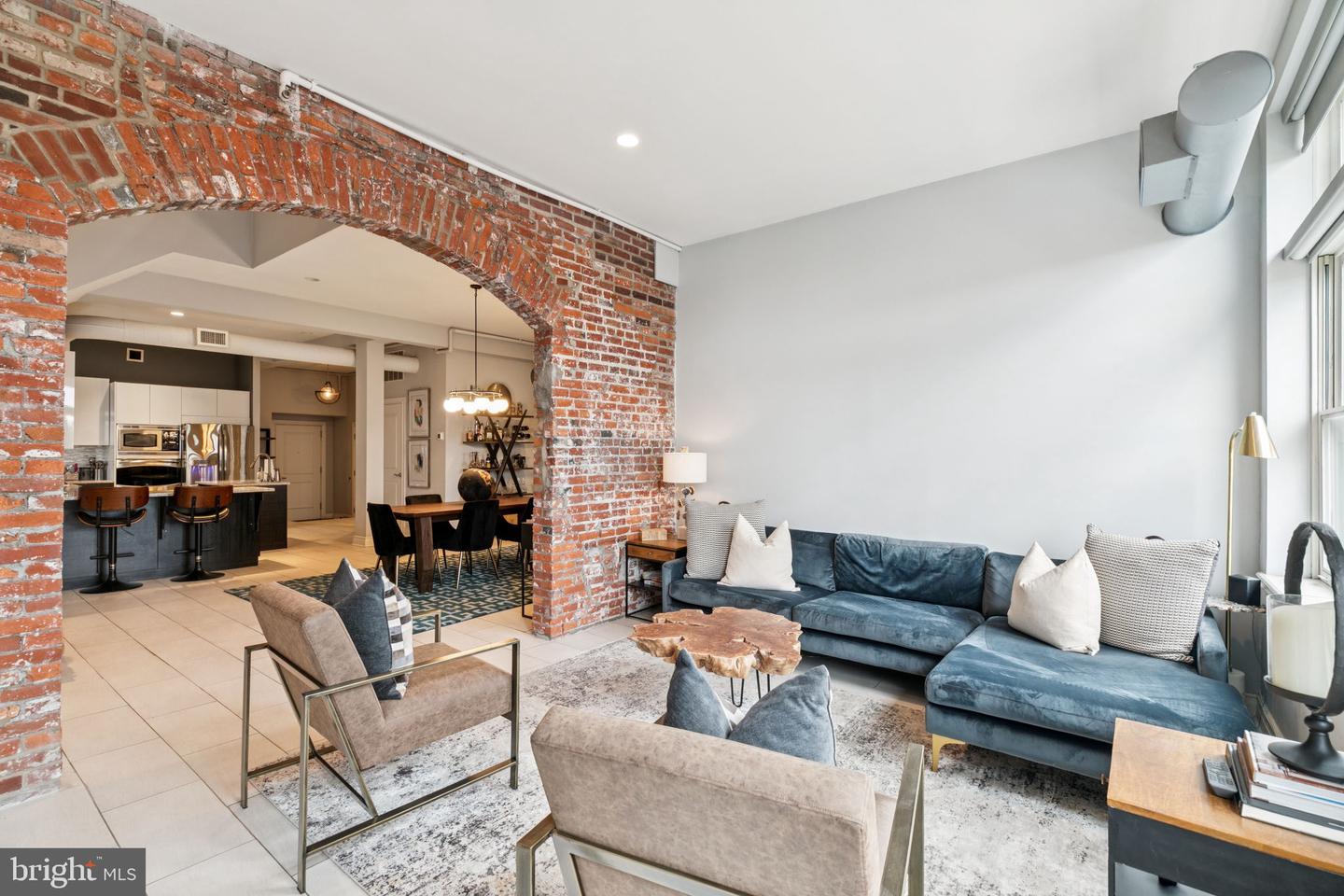 121--35 Walnut St #404