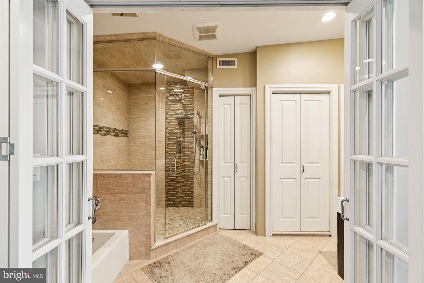 121--35 Walnut St #404