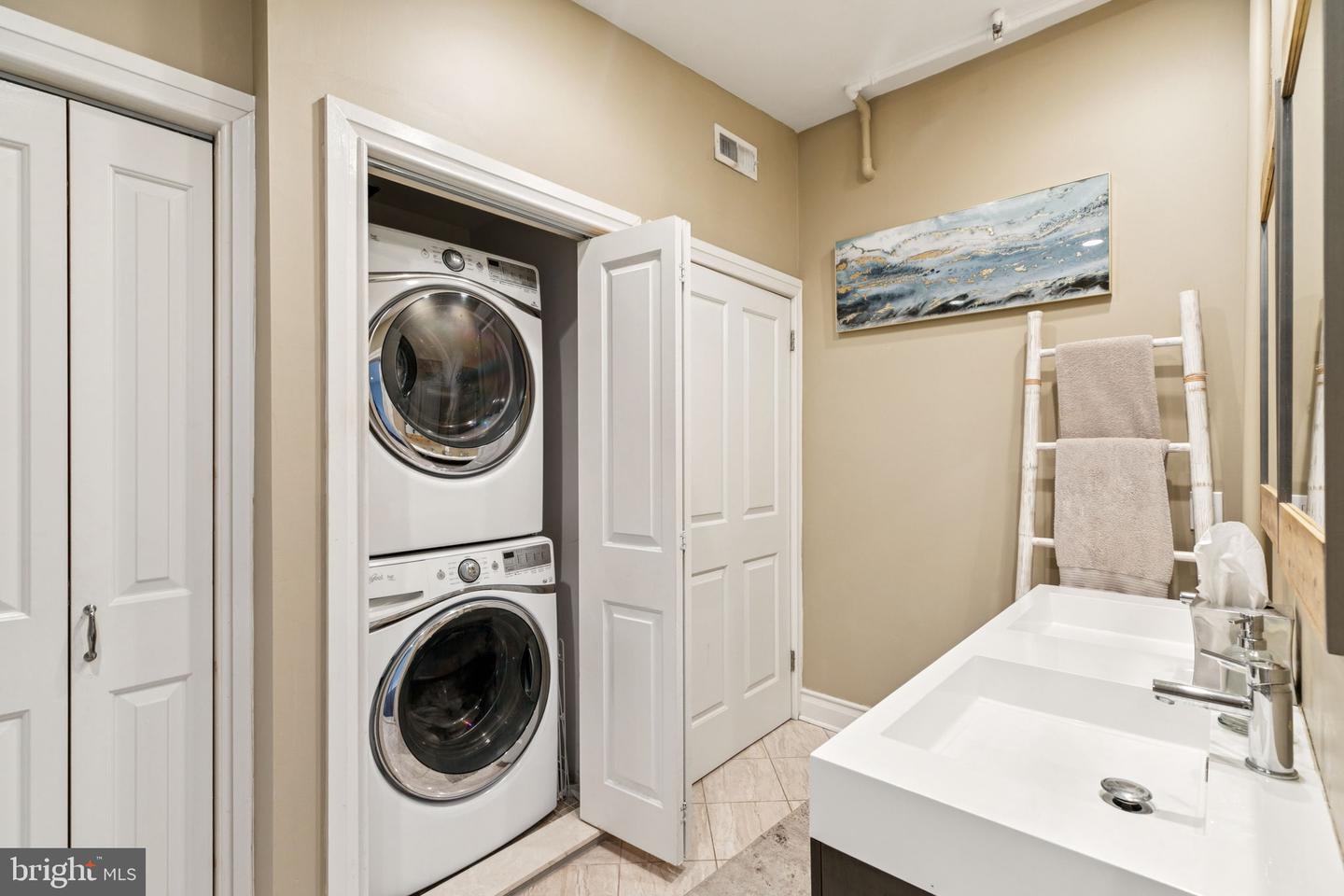 121--35 Walnut St #404