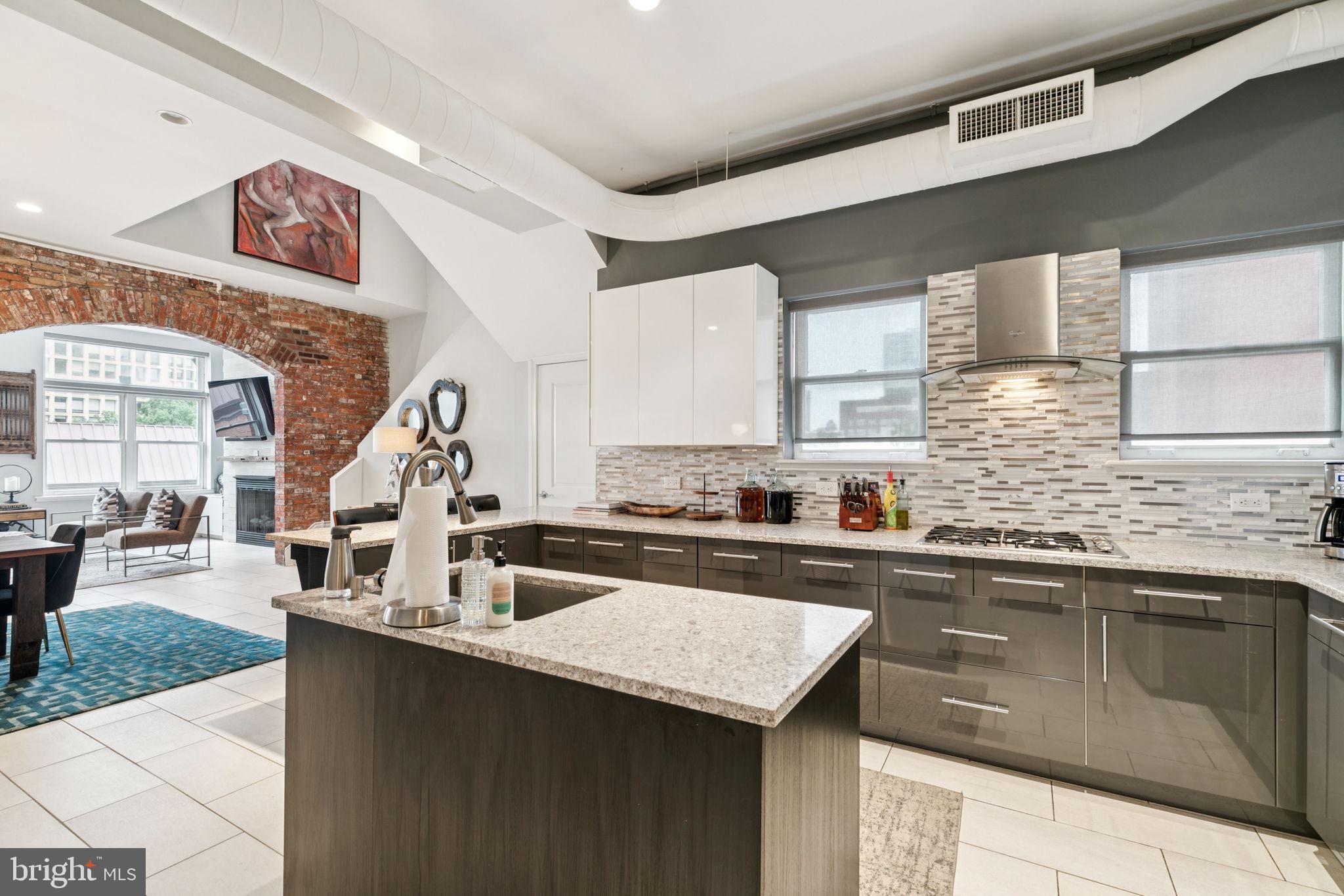 121--35 Walnut St #404