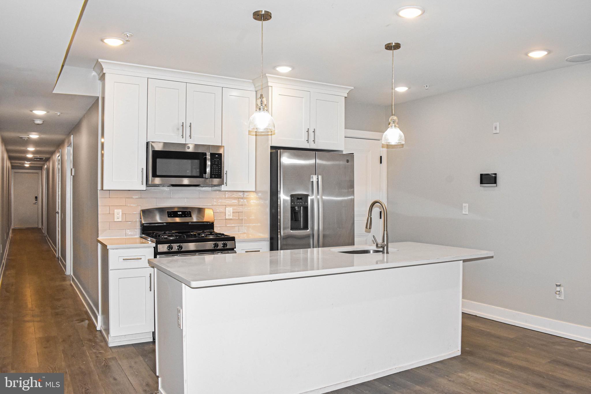 1517 N STILLMAN STREET 23